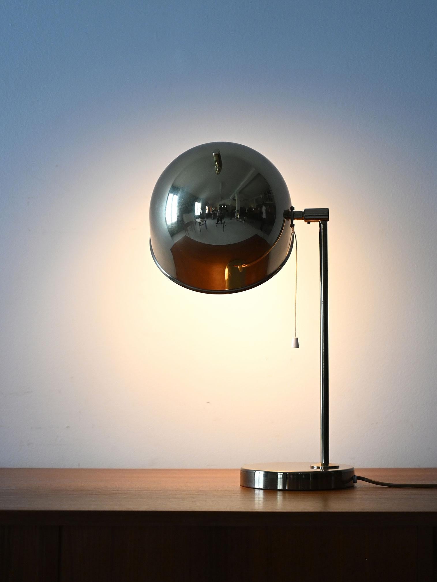 Scandinave moderne Lampe de table Bergboms B-075 en laiton en vente