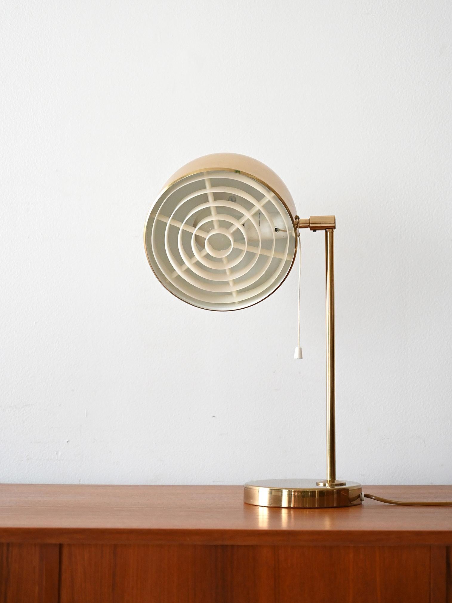 Swedish Lampe de table Bergboms B-075 en laiton en vente