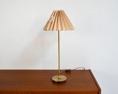 Lampe de table en laiton avec abat-jour plissé, années 1950