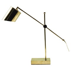 Lampe de table en laiton avec bras articulé et équilibré, Italie, années 1970