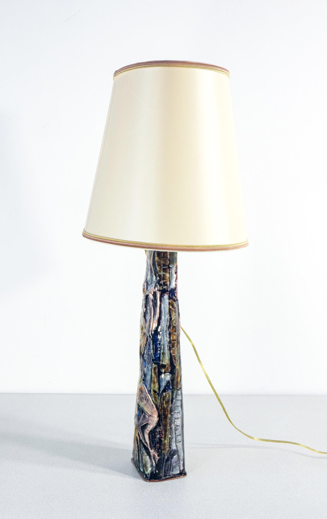 Mid-20th Century Lampe de table en cuivre émaillé, design Virgilio BARI pour DEL CAMPO. 1960s en vente