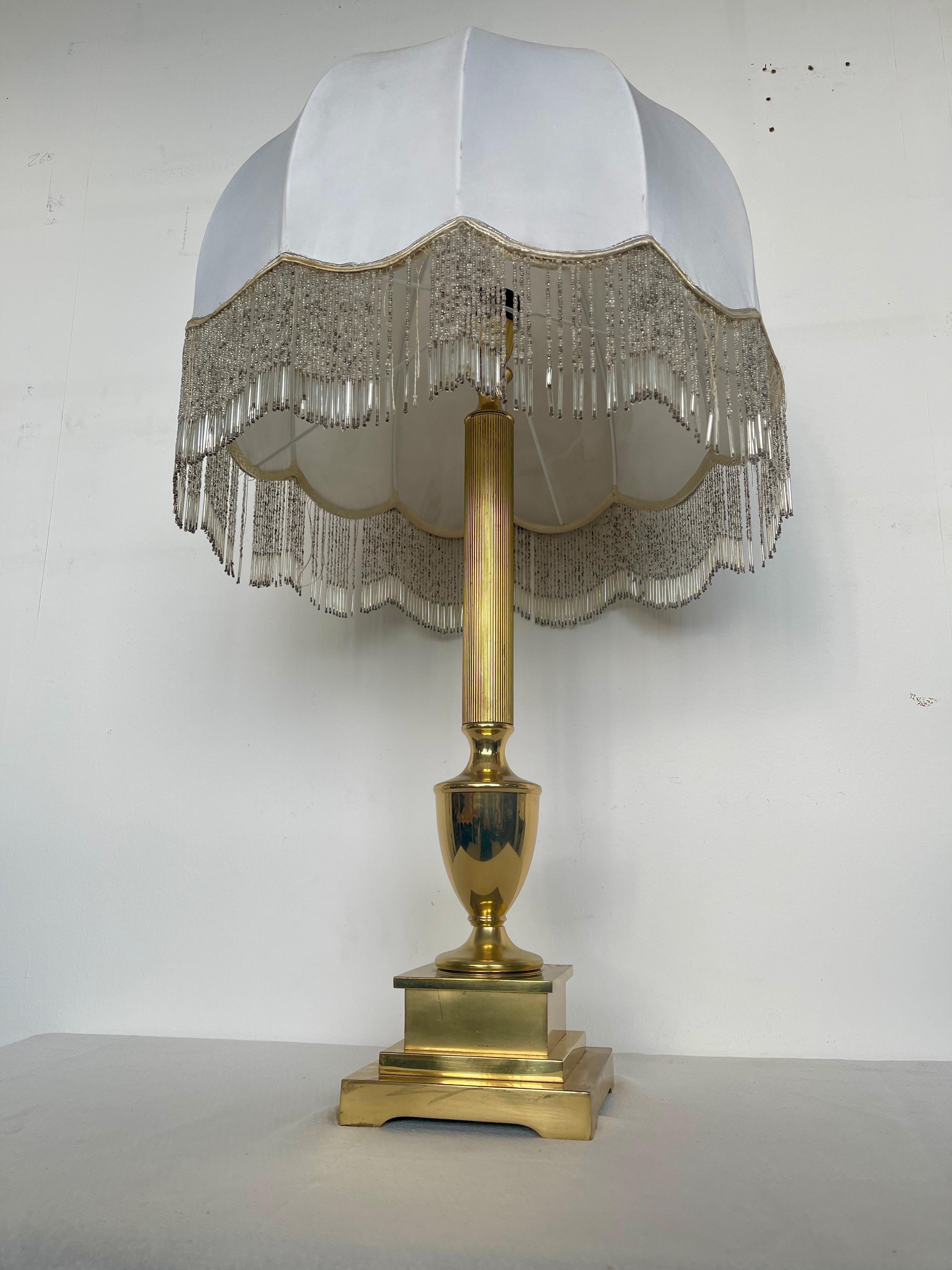 Lampada da tavolo in stile Art Deco classico con paralume forma bombata Art Decó en venta