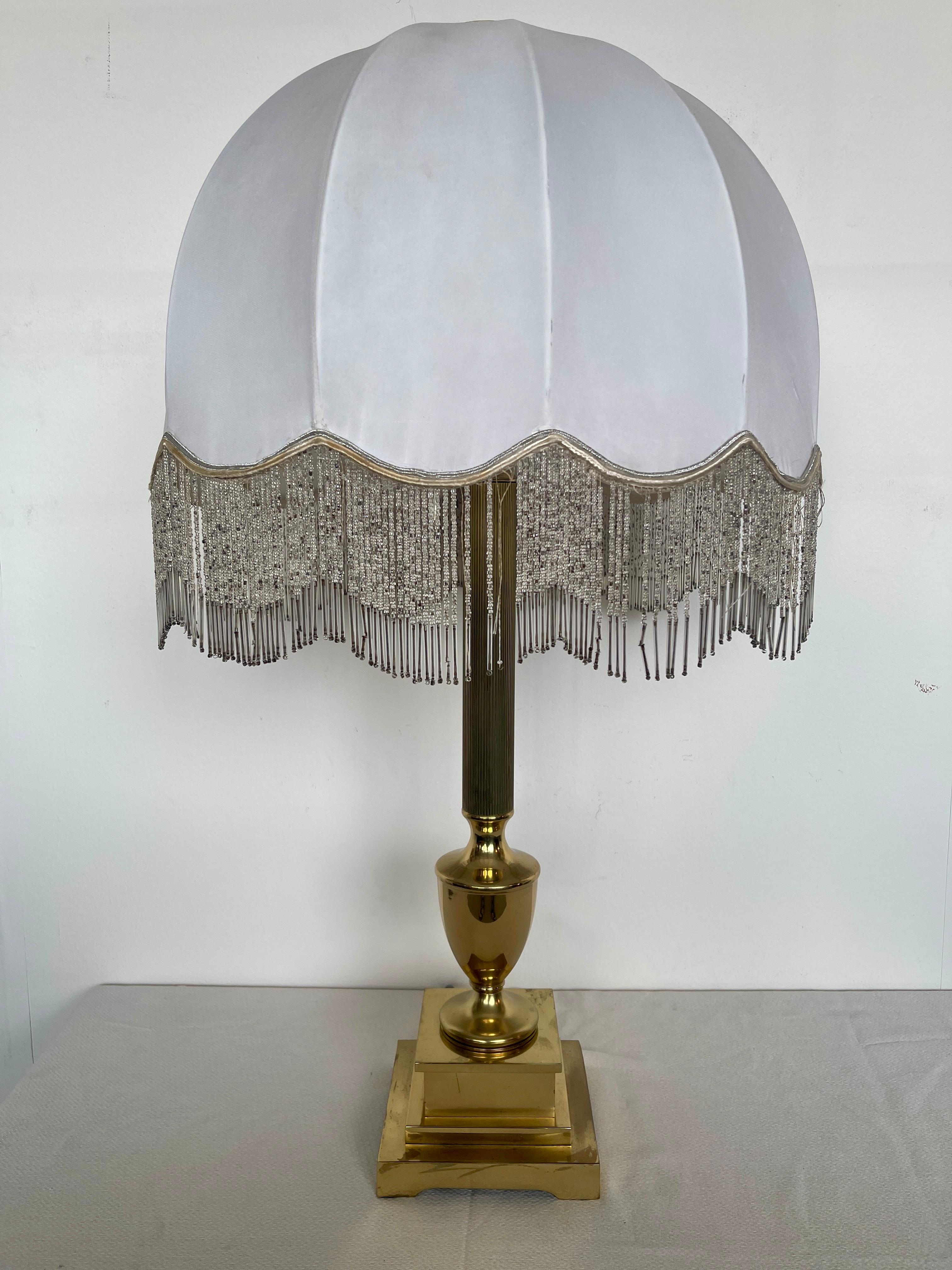 Lampada da tavolo in stile Art Deco classico con paralume forma bombata 20th Century en venta