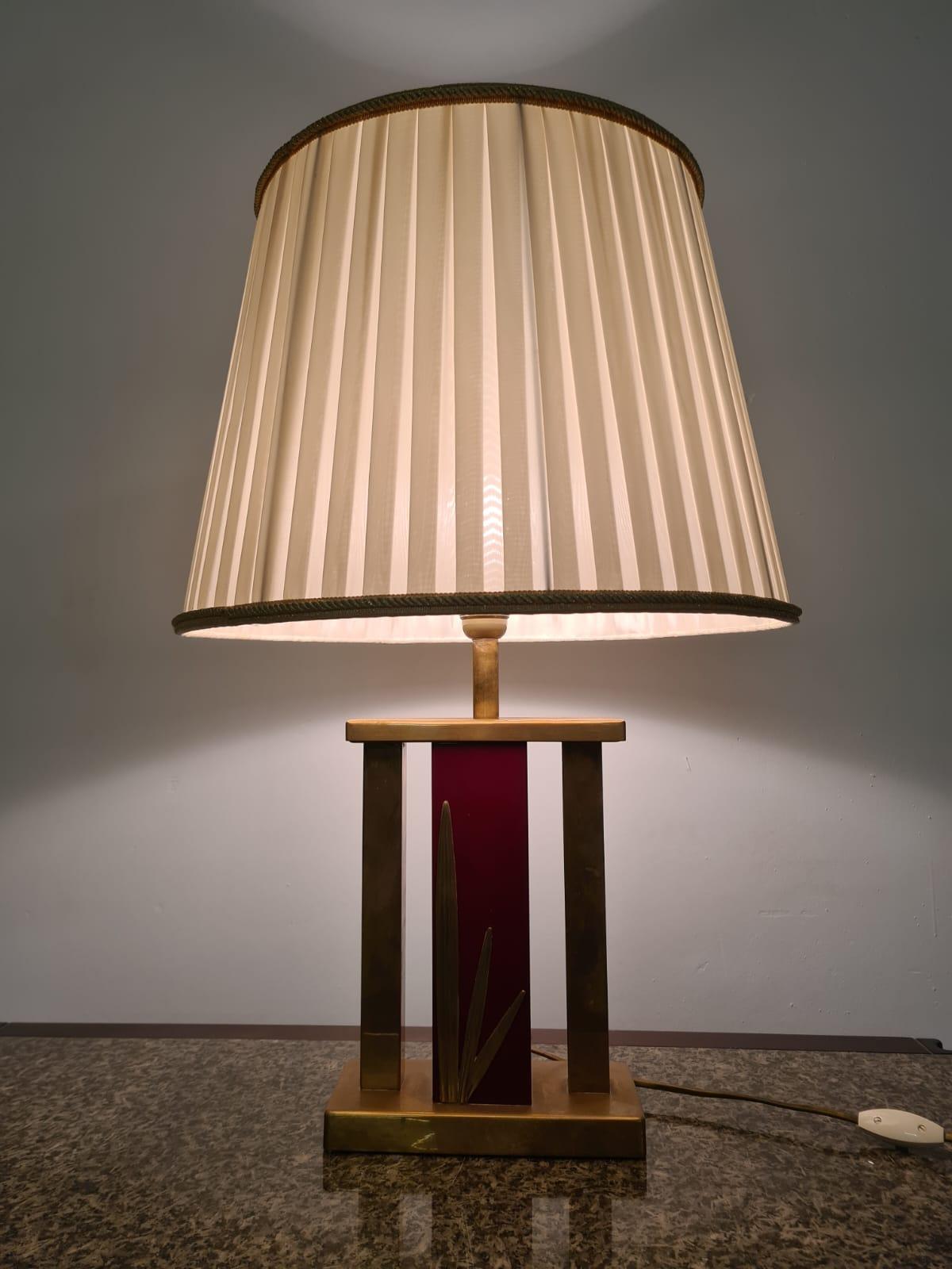 Brass 70' Hollywood Regency style table lamp For Sale