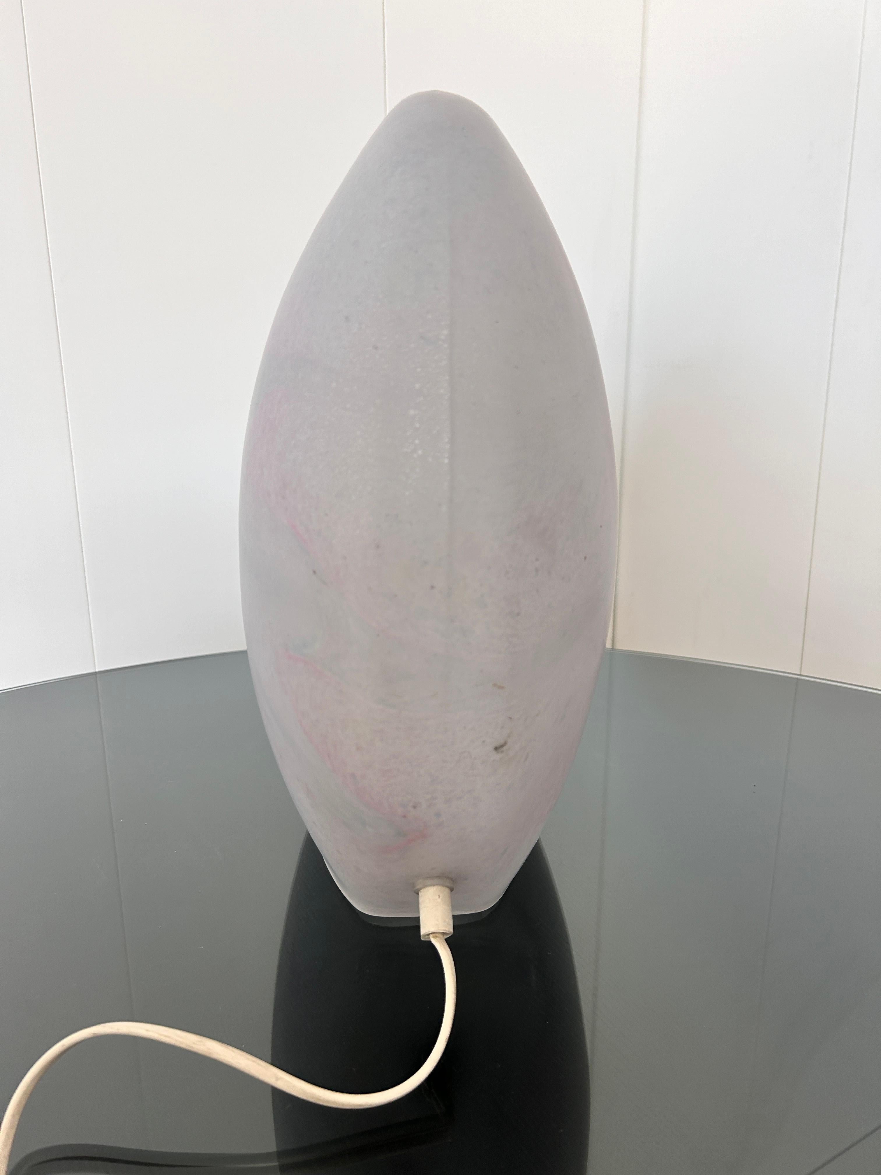 Lampada da tavolo in vetro di Munano nei toni del rosa, prod. italien, années 80 en vente 7