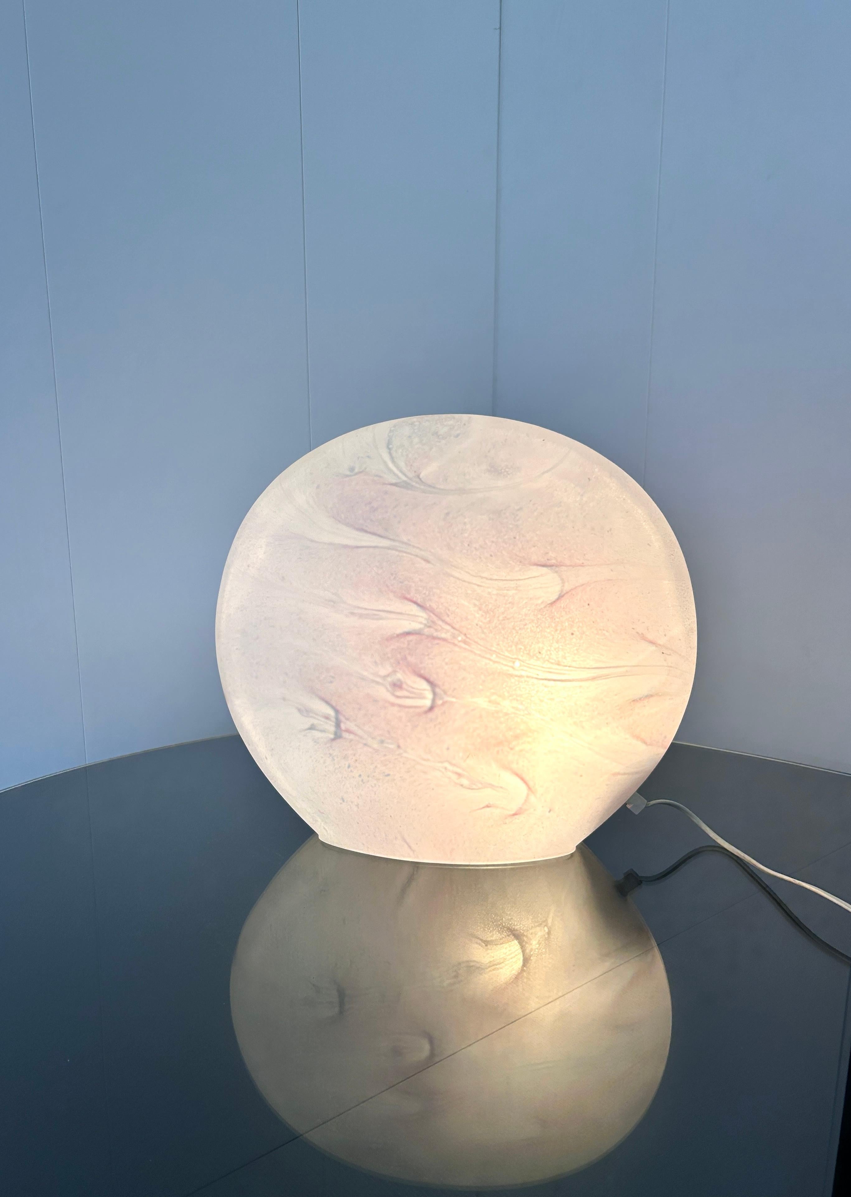 Lampada da tavolo in vetro di Munano nei toni del rosa, prod. italien, années 80 en vente 2