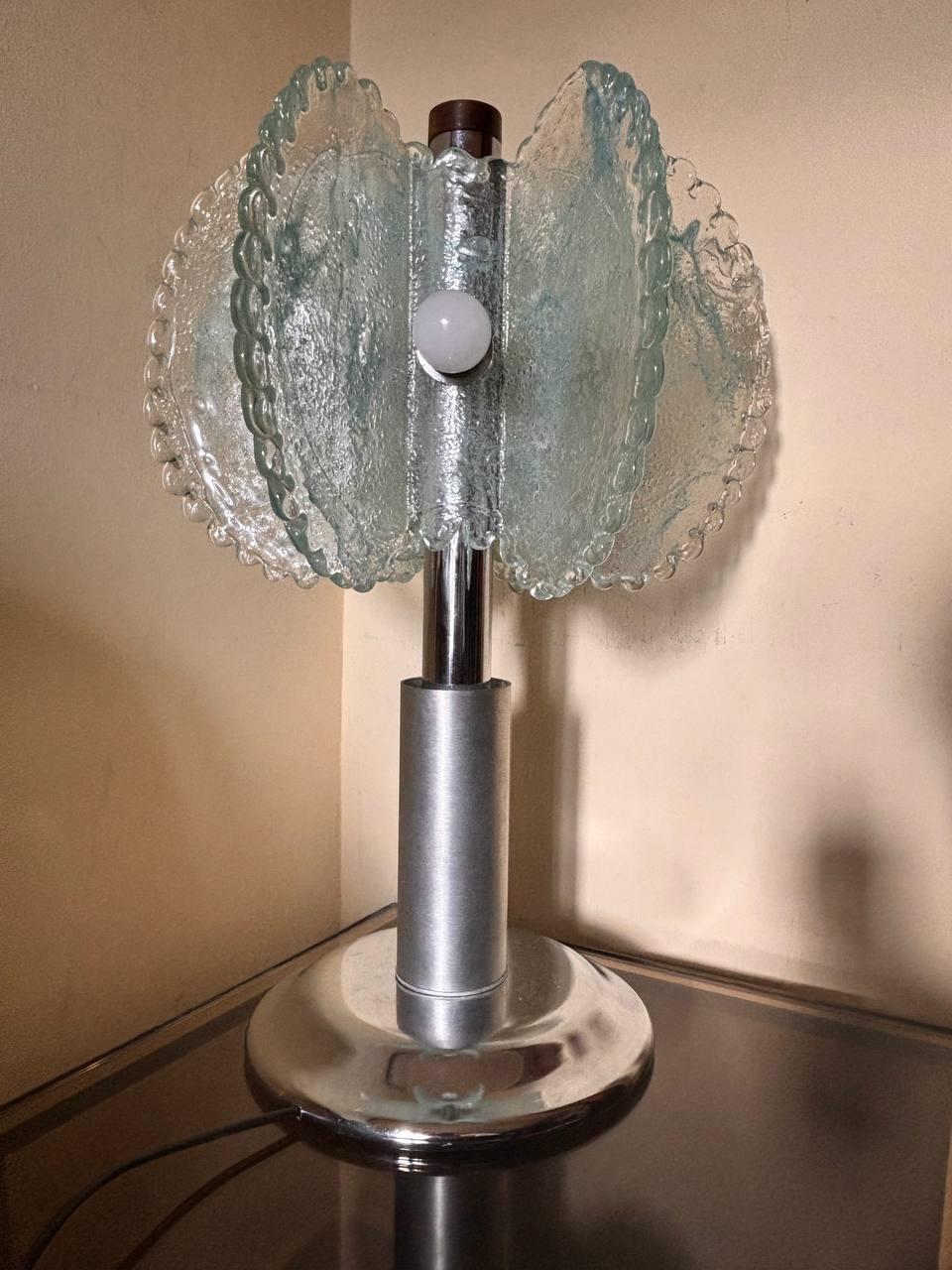Fait main Lampe de table en verre de Murano du milieu du siècle par Mazzega 70s en vente