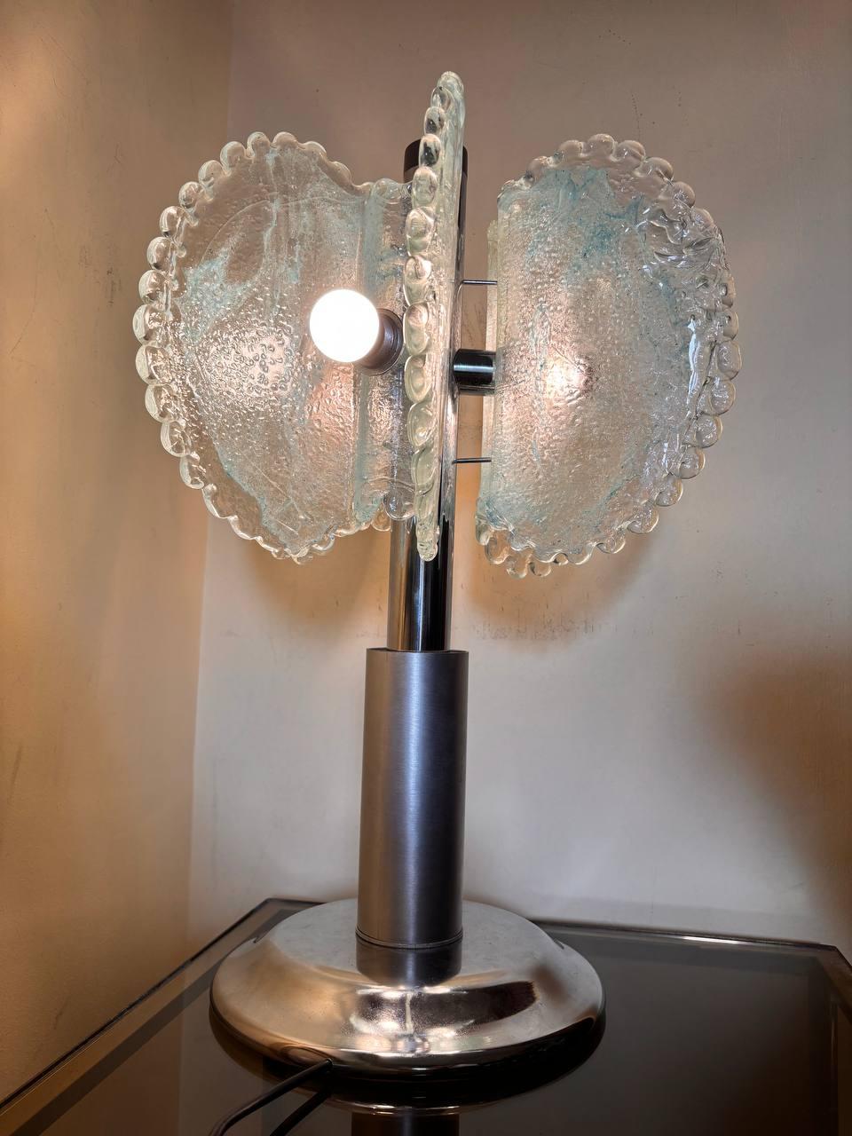 Acier Lampe de table en verre de Murano du milieu du siècle par Mazzega 70s en vente