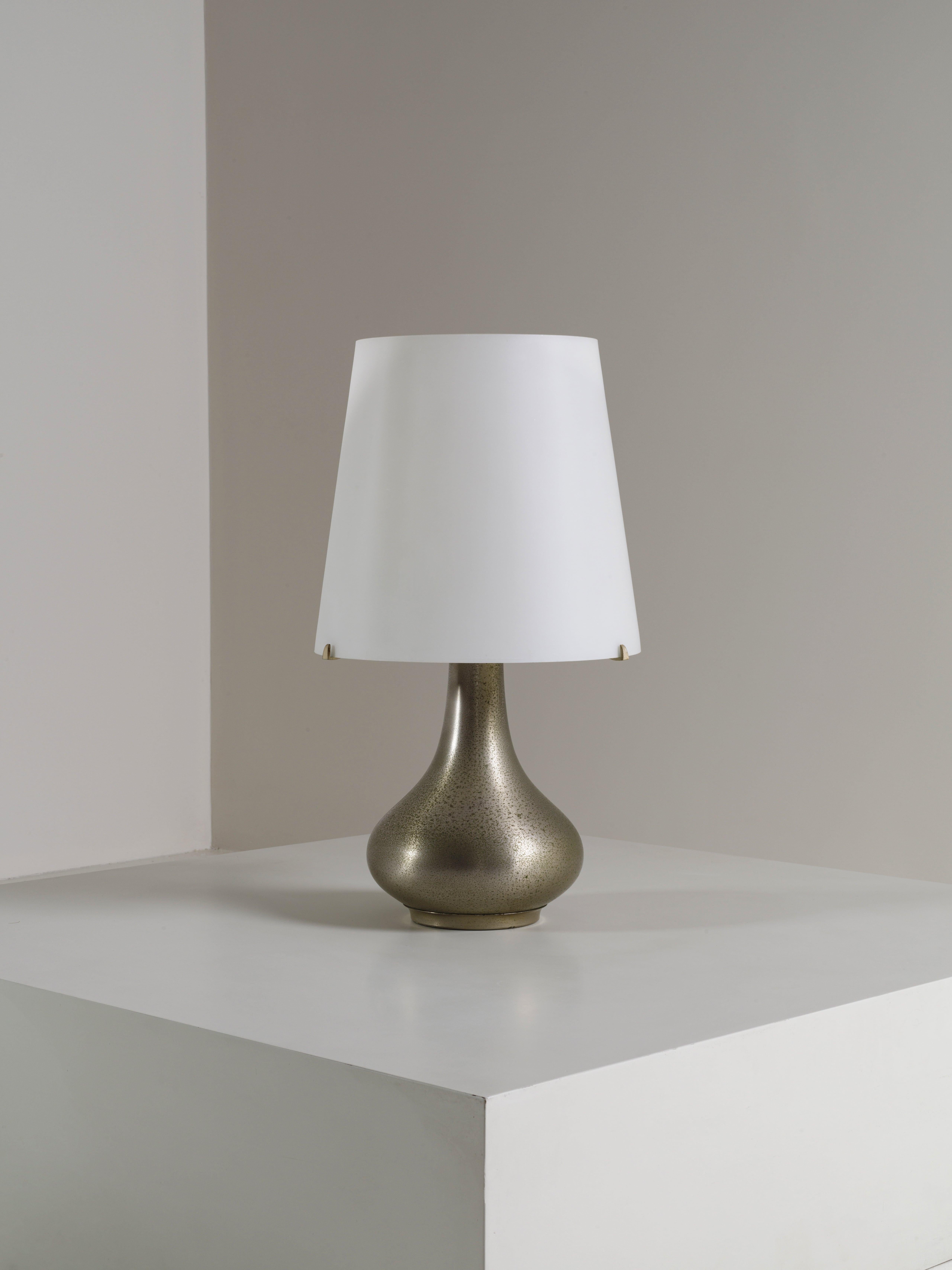 Max Ingrand Opalglas Tischlampe für Fontana Arte mod. 2344 60er Jahre (Moderne der Mitte des Jahrhunderts) im Angebot