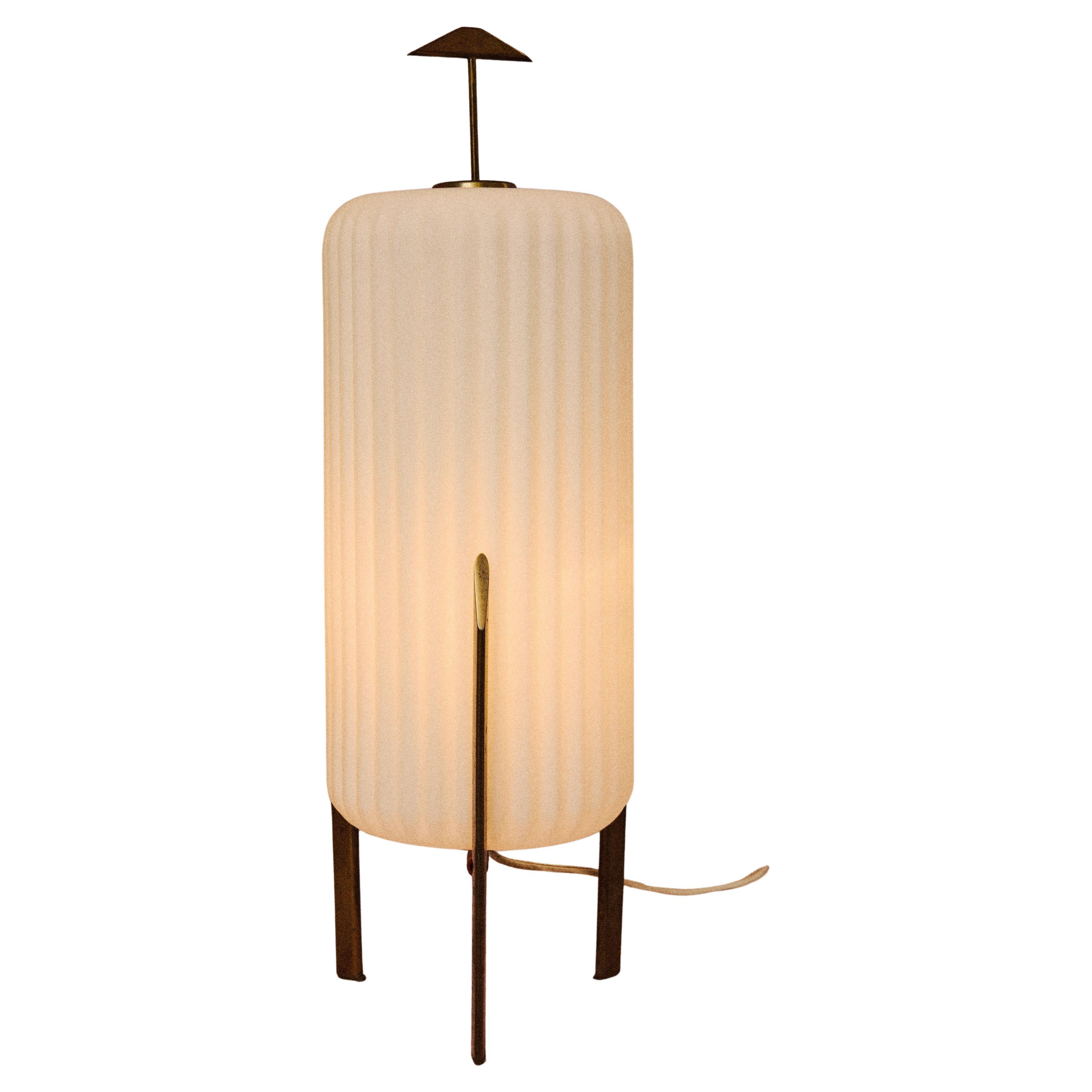 Lampe de table en verre plissé conçue par Angelo Lelii, pour Arredoluce, Italie