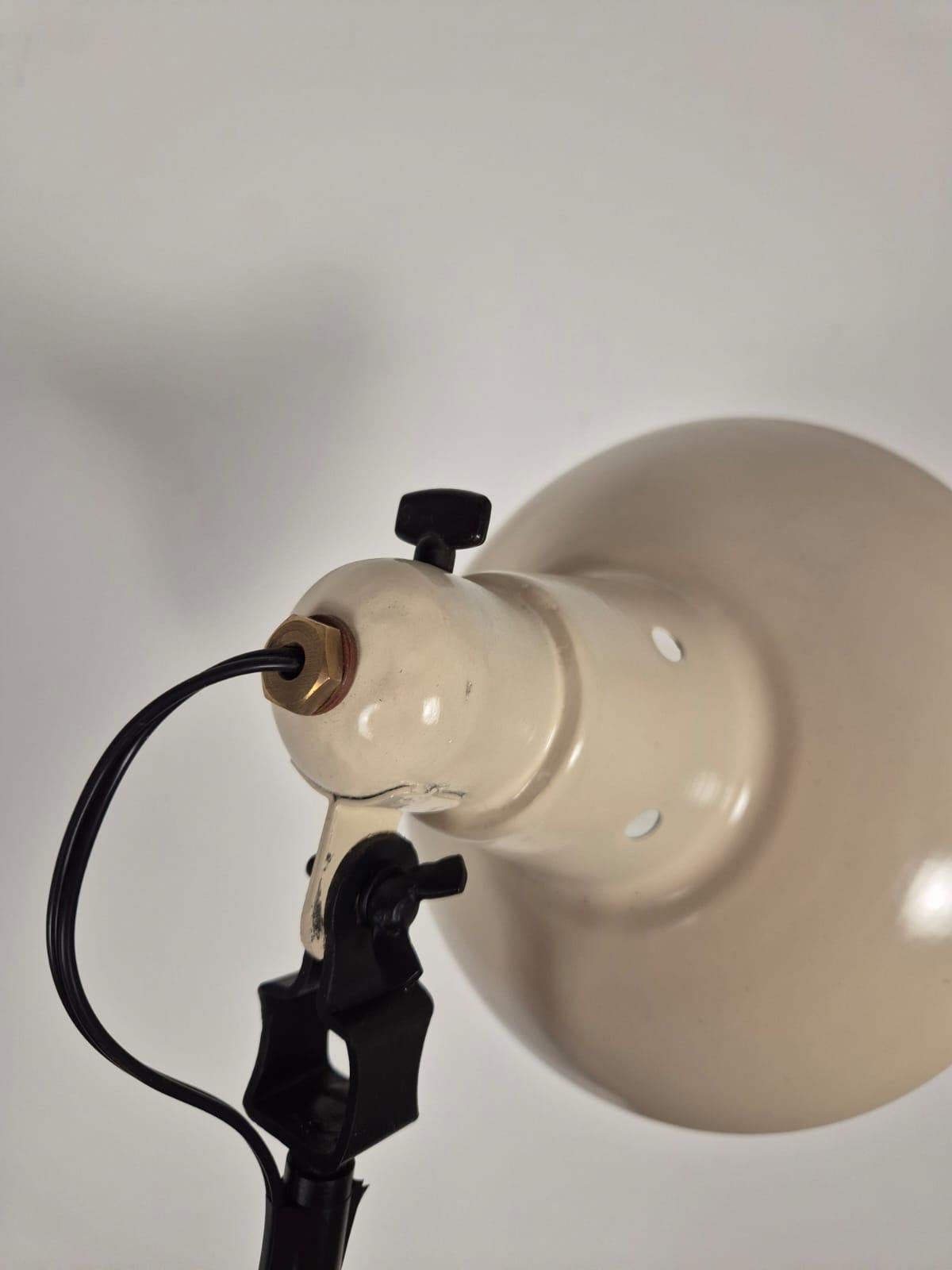 Adjustable industrial table lamp, 1950s For Sale 4