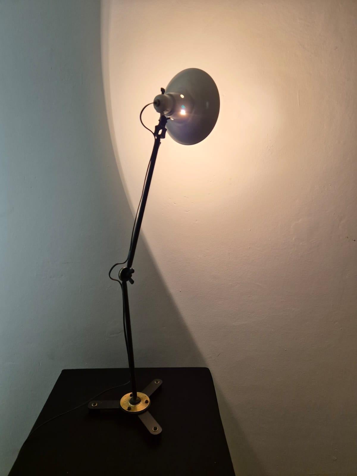 Adjustable industrial table lamp, 1950s For Sale 2