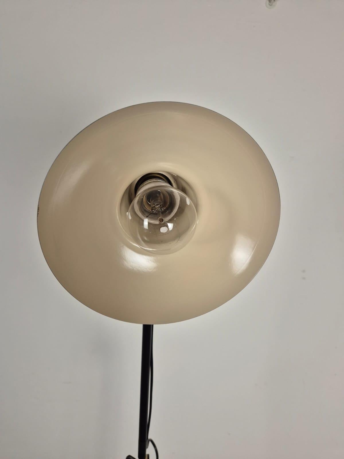 Adjustable industrial table lamp, 1950s For Sale 3