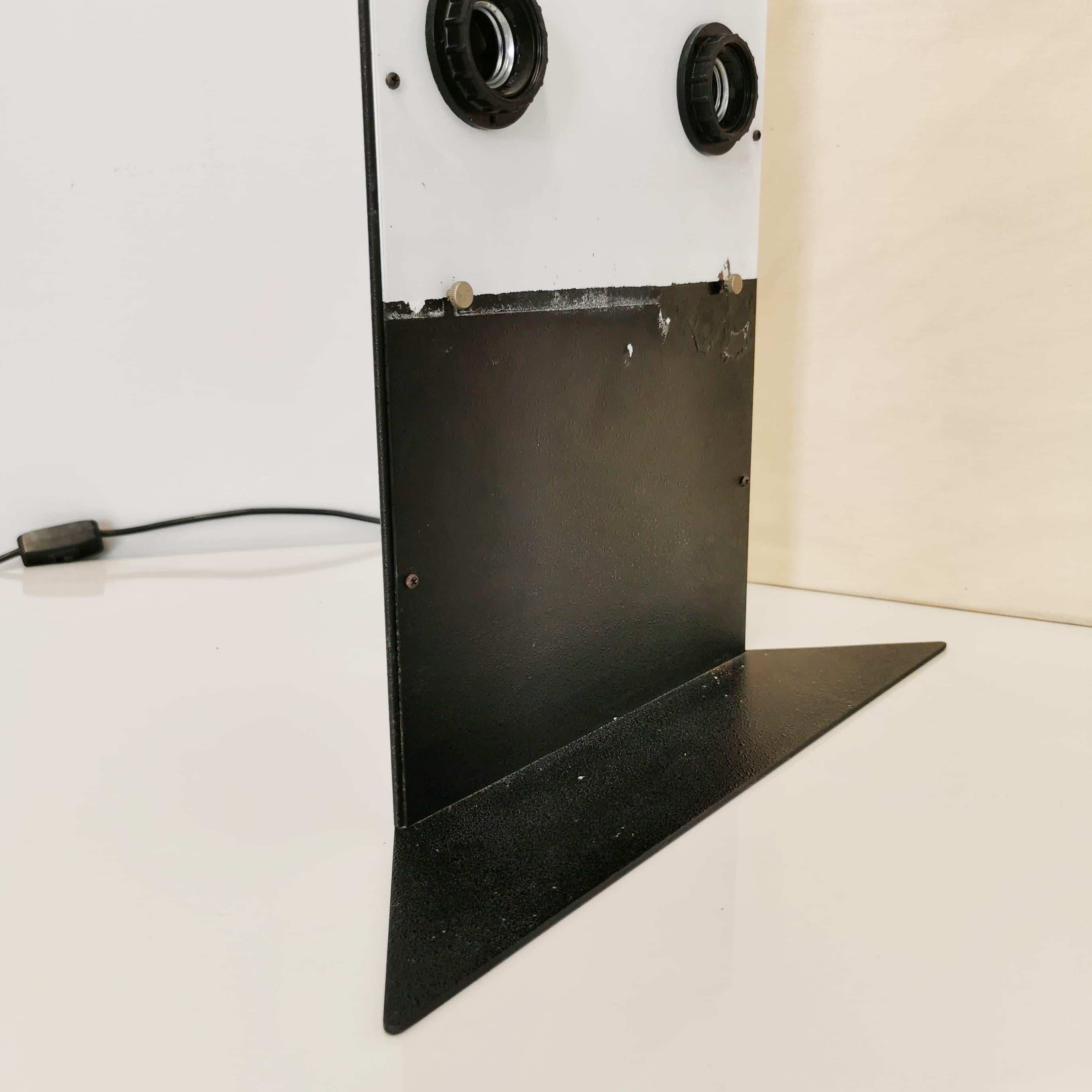 Metallo Lampada da tavolo italiana anni 70 modello Accademia  Cini Boeri per Artemide in vendita