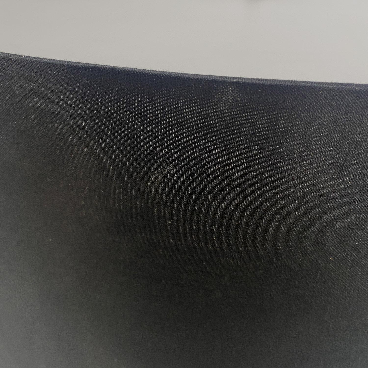 Lampada da tavolo italiana, in plexiglas ottone ceramica e tessuto nero, 1960s For Sale 2