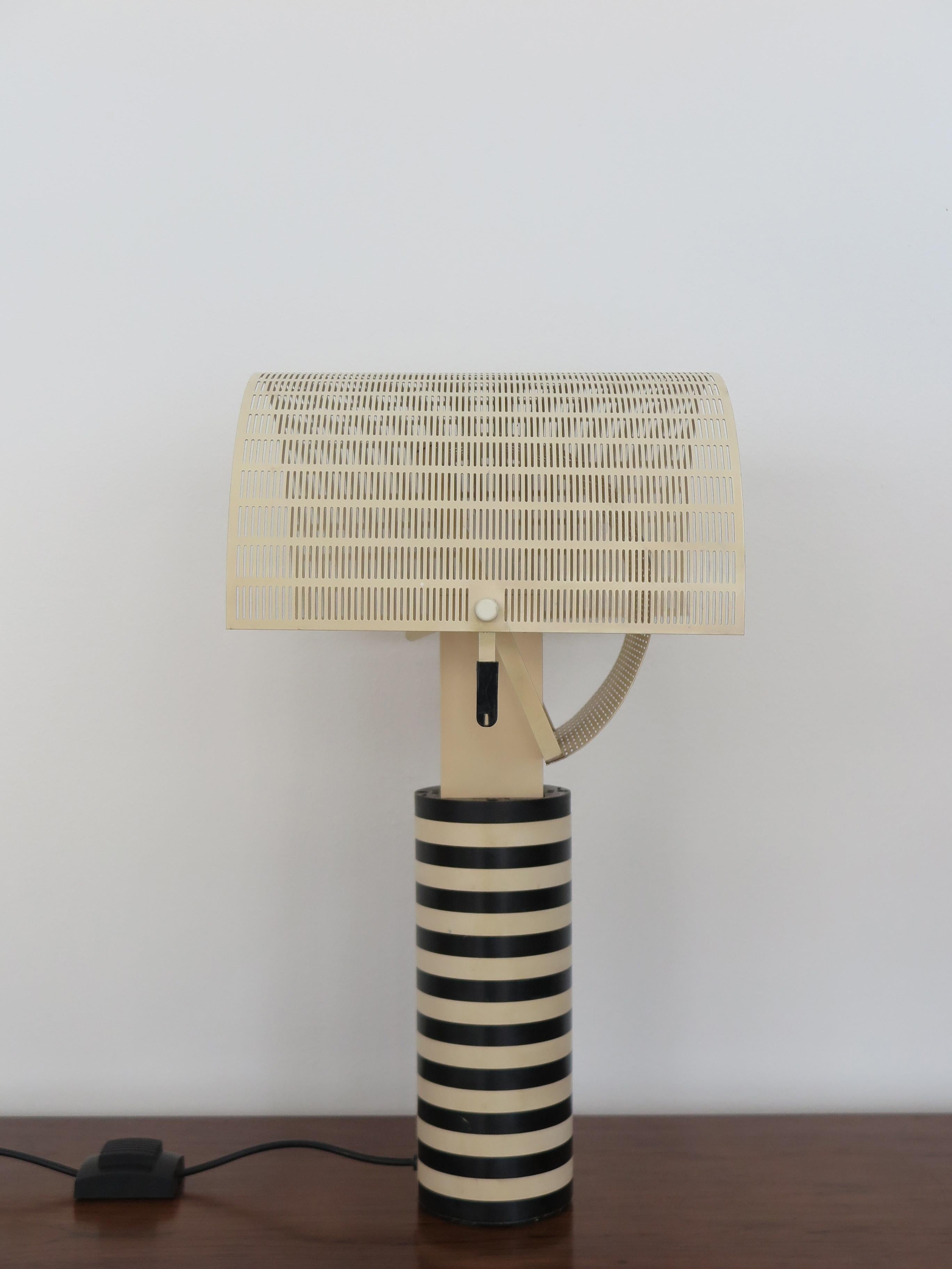 Lampe de table italienne 'Shogung' Design Mario Botta pour Artemide 1980 Bon état - En vente à Reggio Emilia, IT
