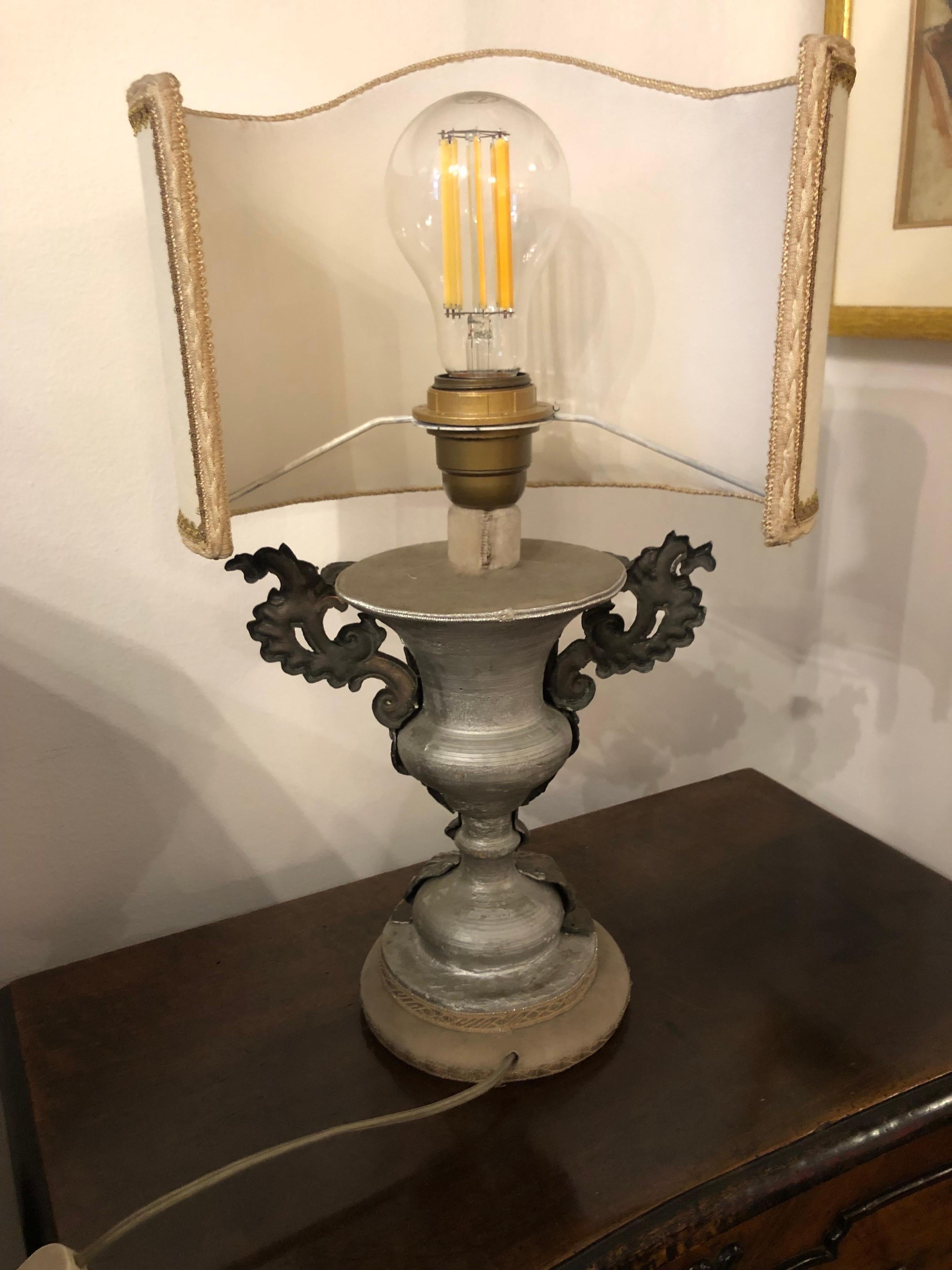 Italian Table Lamp 18th Century Baroque Vase Silver Beige Lampshade  For Sale 6