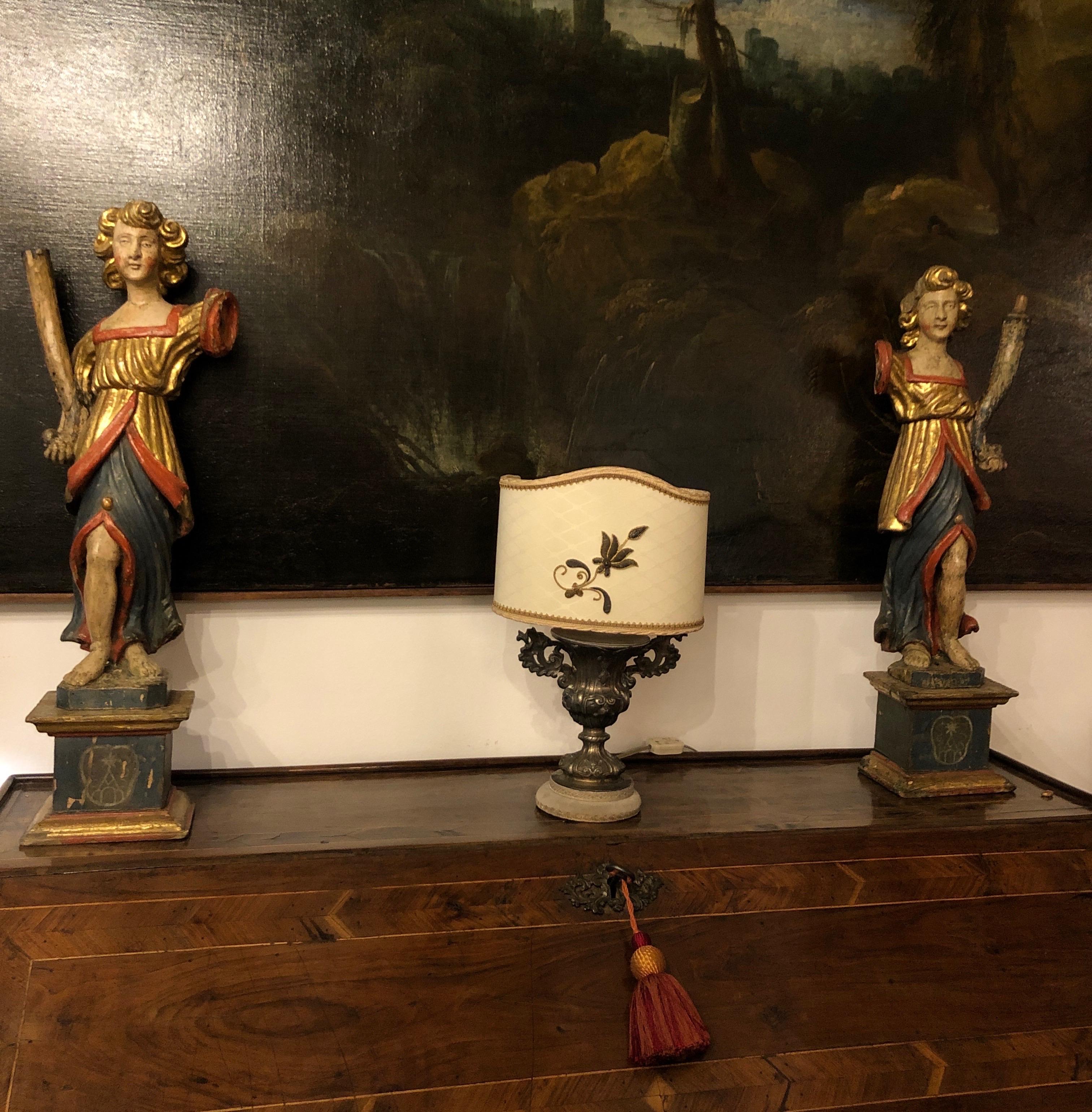 Lampe de table italienne du 18e siècle Vase baroque Abat-jour beige argenté  en vente 5