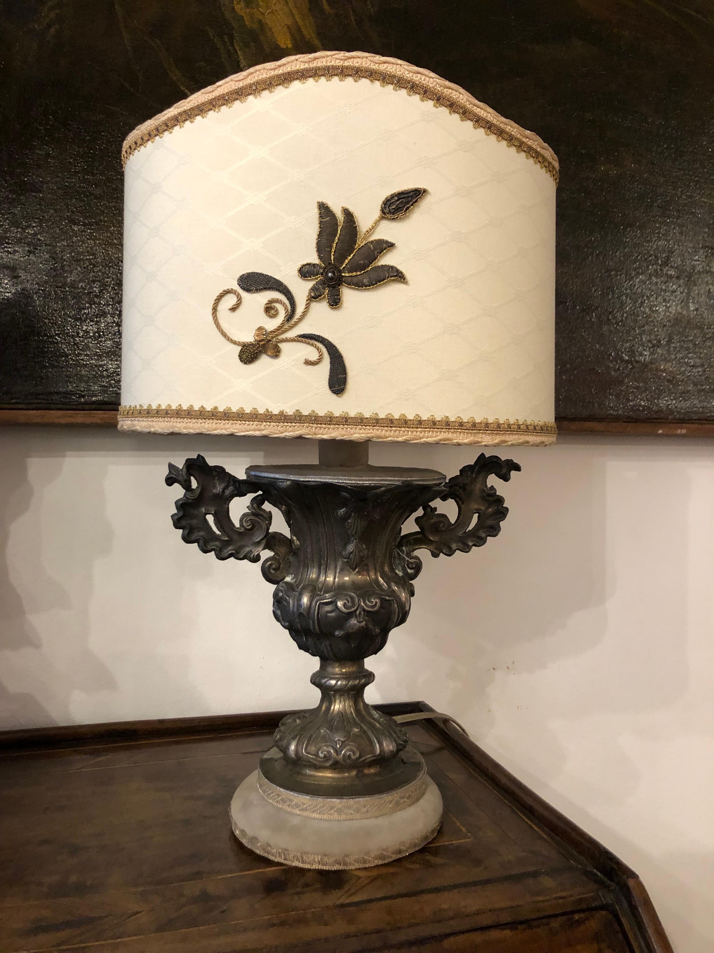 Hand-Crafted Italian Table Lamp 18th Century Baroque Vase Silver Beige Lampshade  For Sale