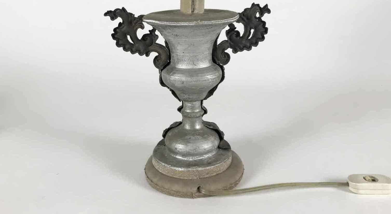 Italian Table Lamp 18th Century Baroque Vase Silver Beige Lampshade  For Sale 3