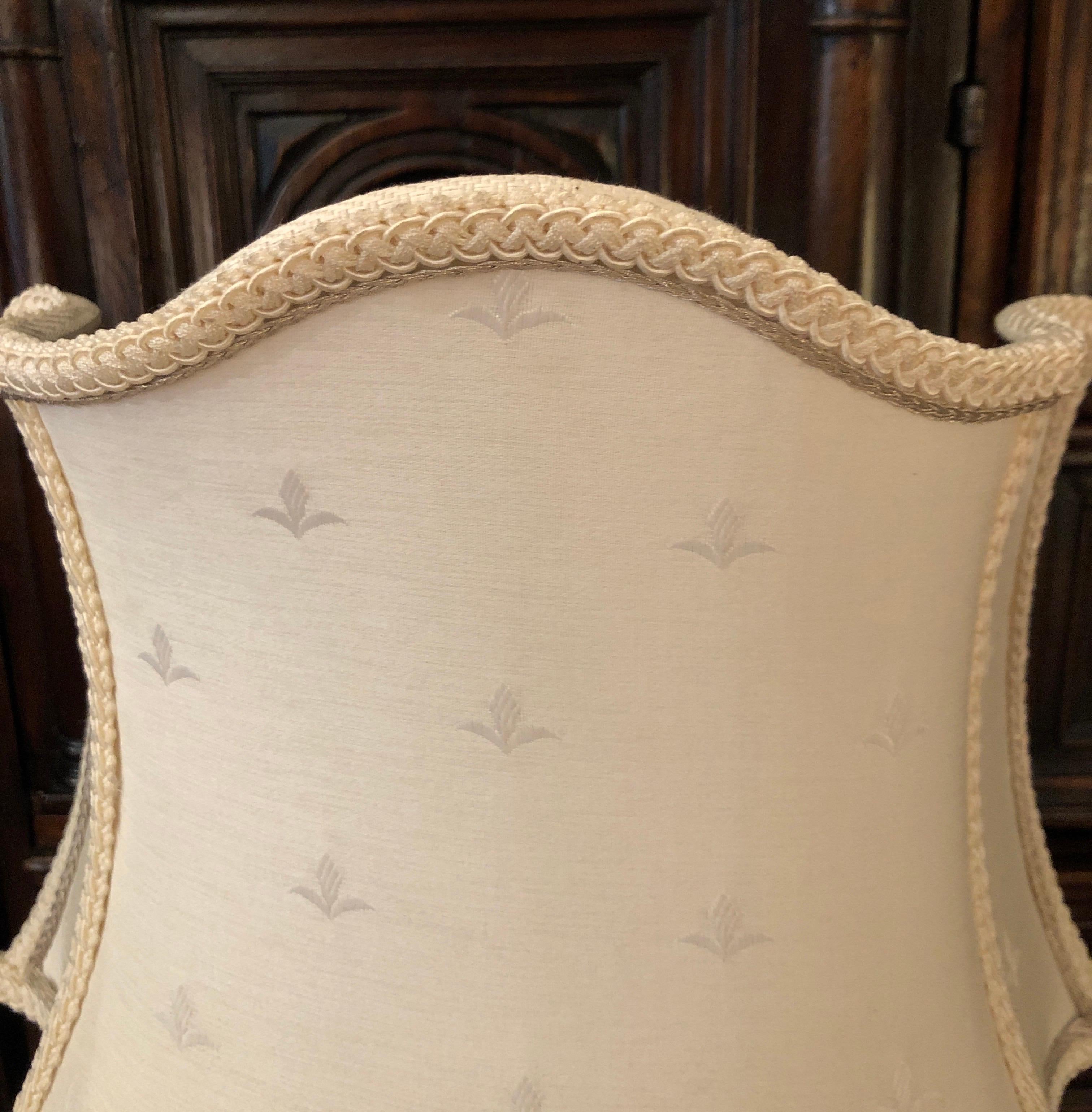 Lampada da Tavolo Italiana XVIII secolo Vaso Barocco Argentato Paralume Demilune in vendita 9