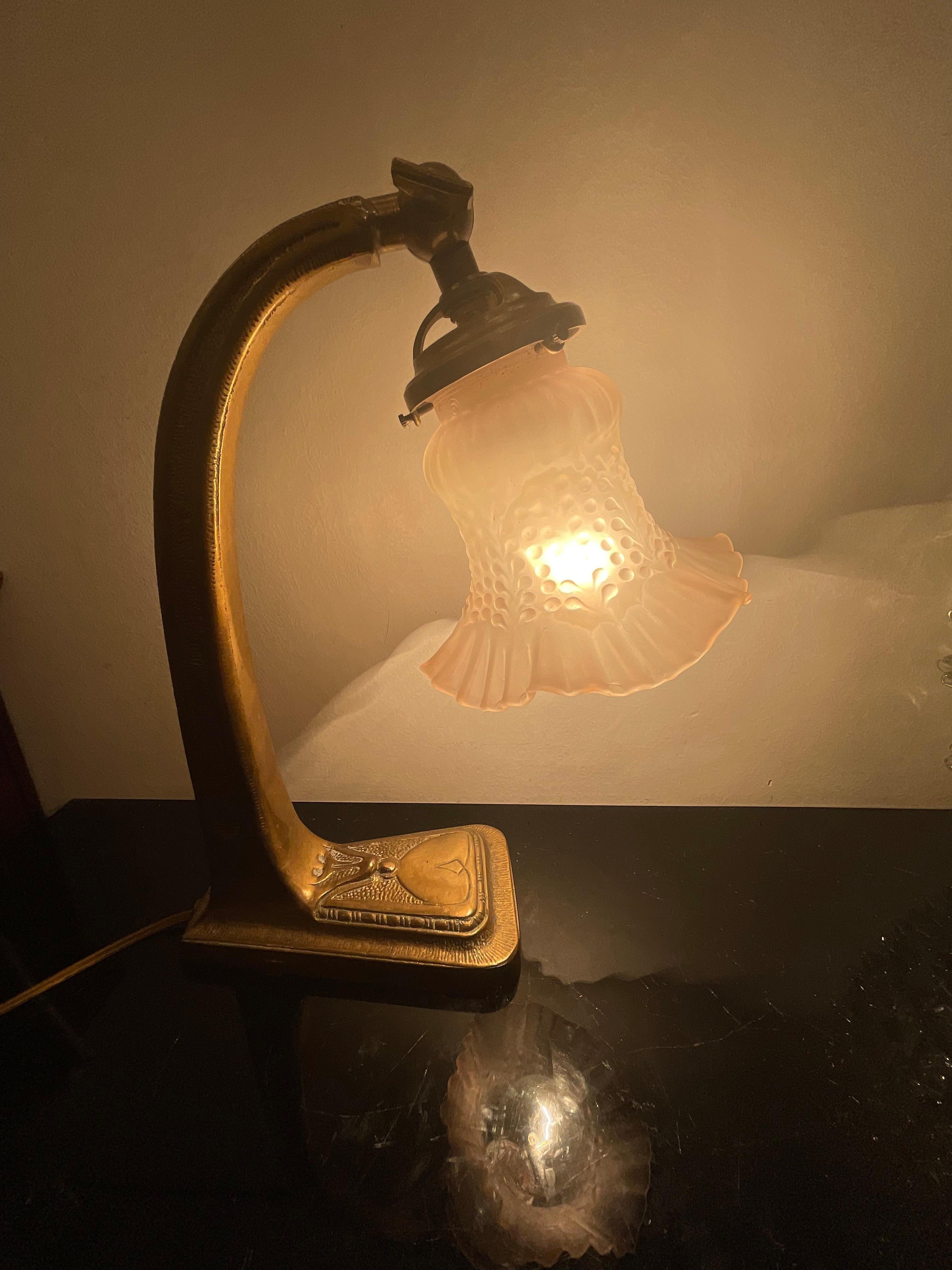 Art Nouveau Lampada da tavolo LIBERTY - bronzo e vetro - Italia 1925 For Sale