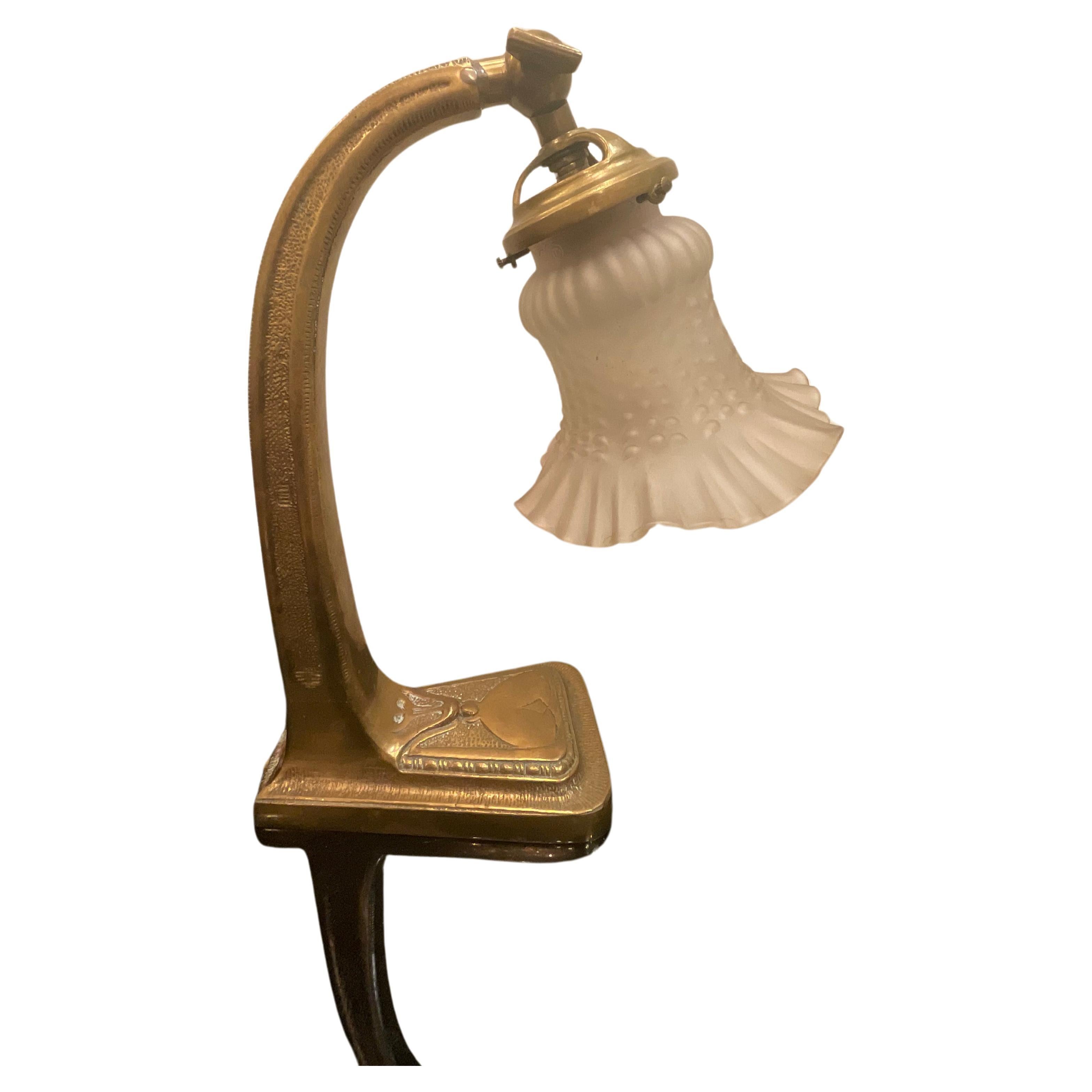 Lampada da tavolo LIBERTY - bronzo e vetro - Italia 1925 For Sale