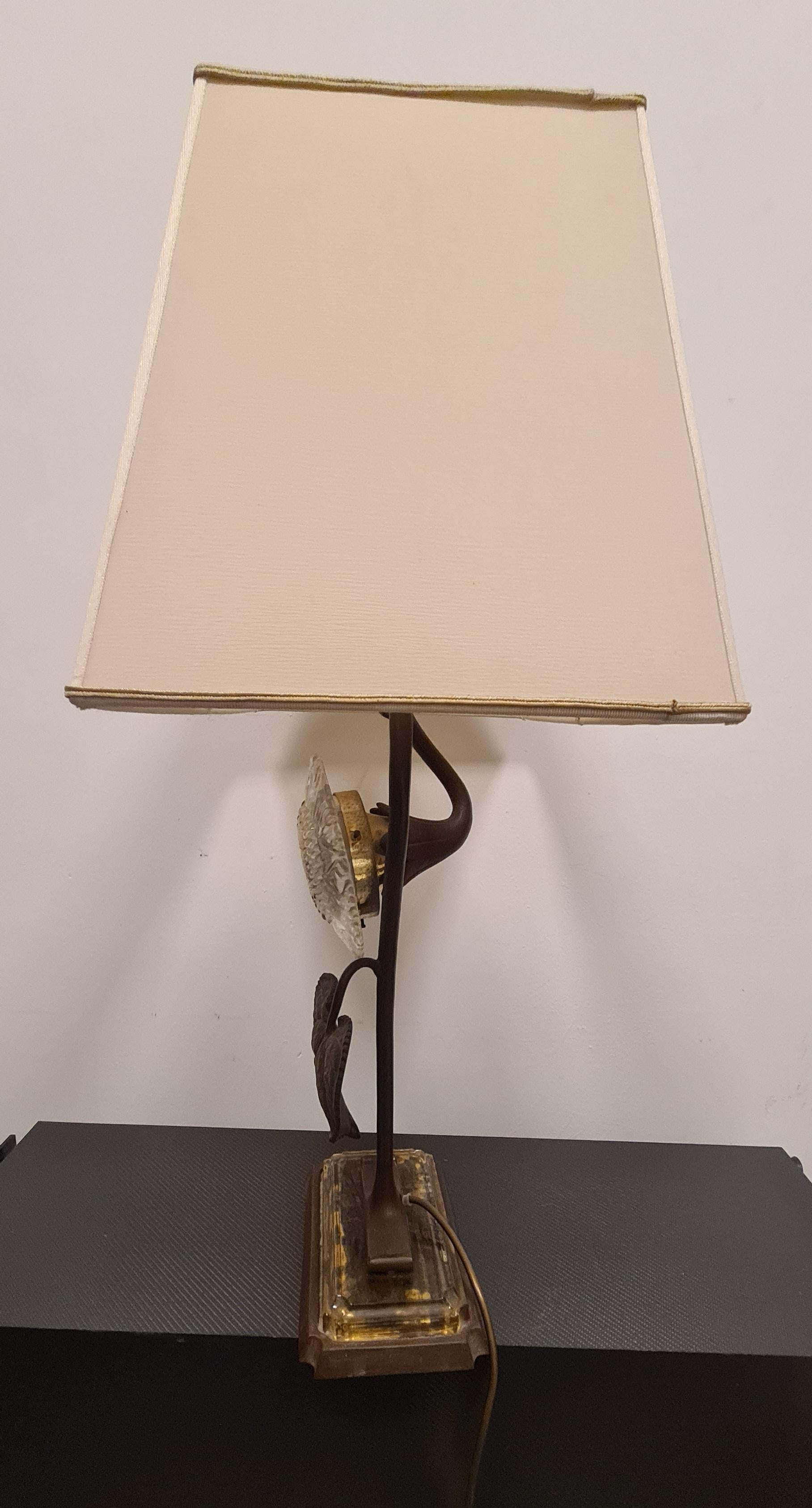 Art nouveau bronze and glass table lamp For Sale 8