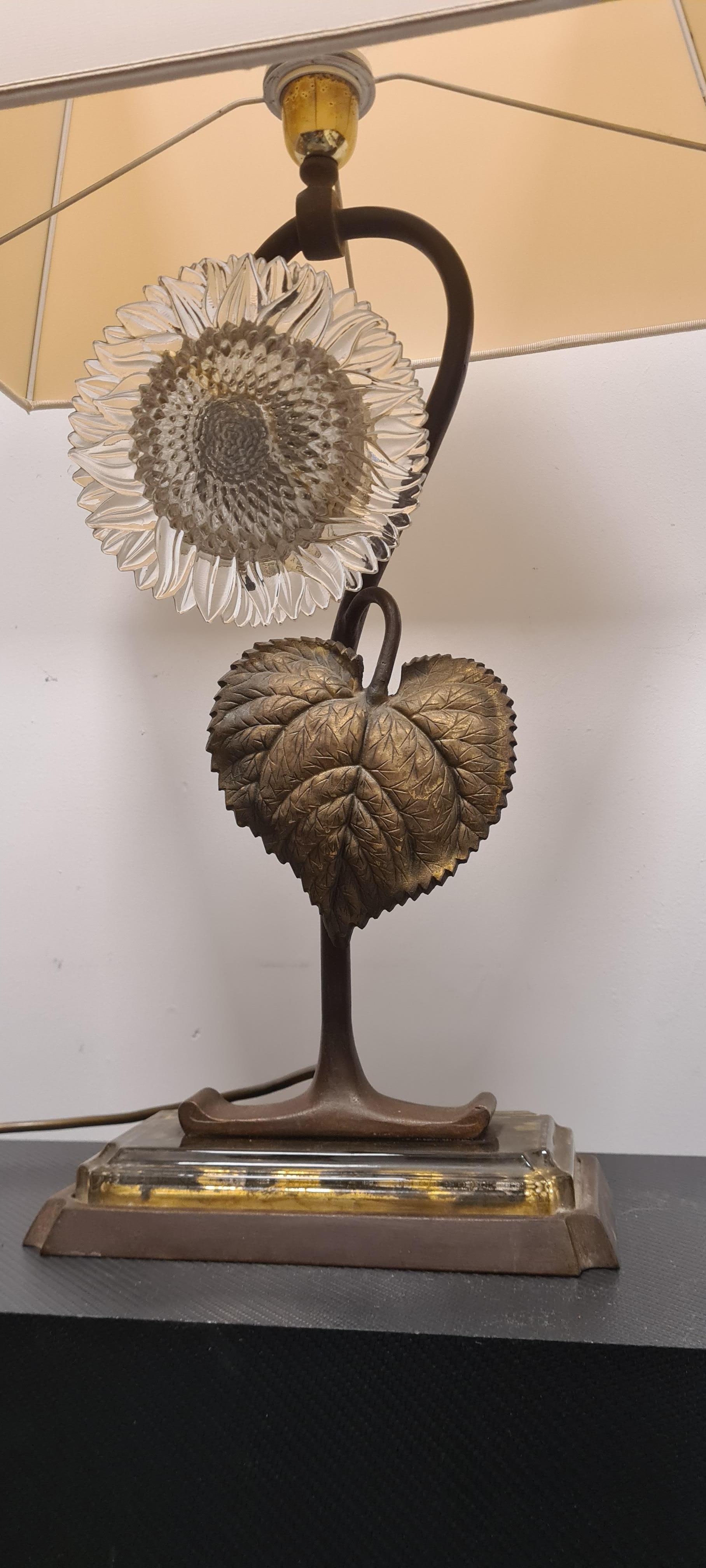 Lampe de table Art Nouveau en bronze et verre en vente 2