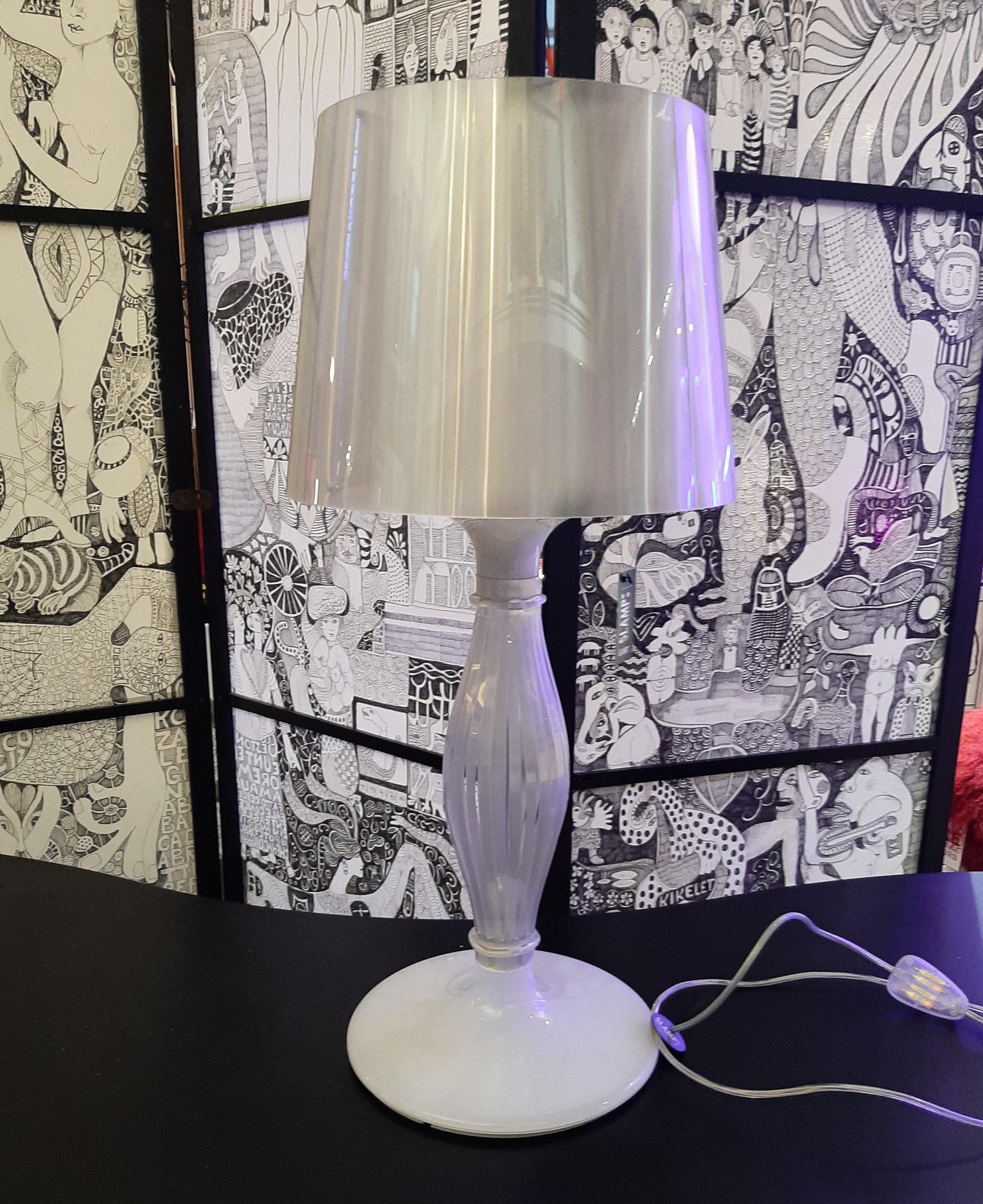 Moderne Lampe de table Liza produite par Slamp en vente