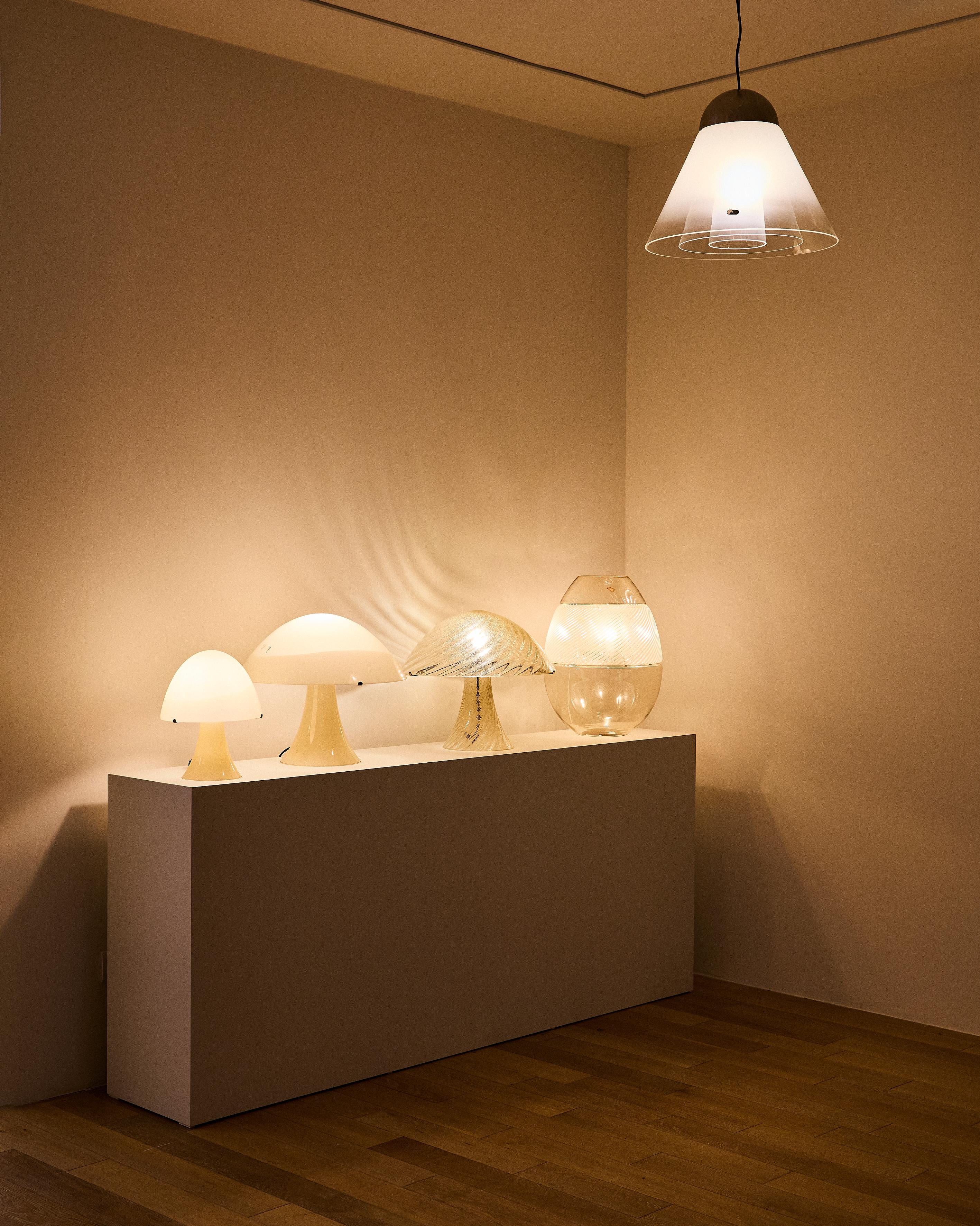 Mid-Century Modern Lampe de table LT227 en forme de champignon, design Carlo Nason pour A.V. Mazzega en vente