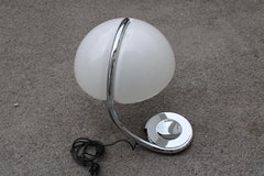 Martinelli Luce Serpente lampe de table en métal chromé et plexiglas