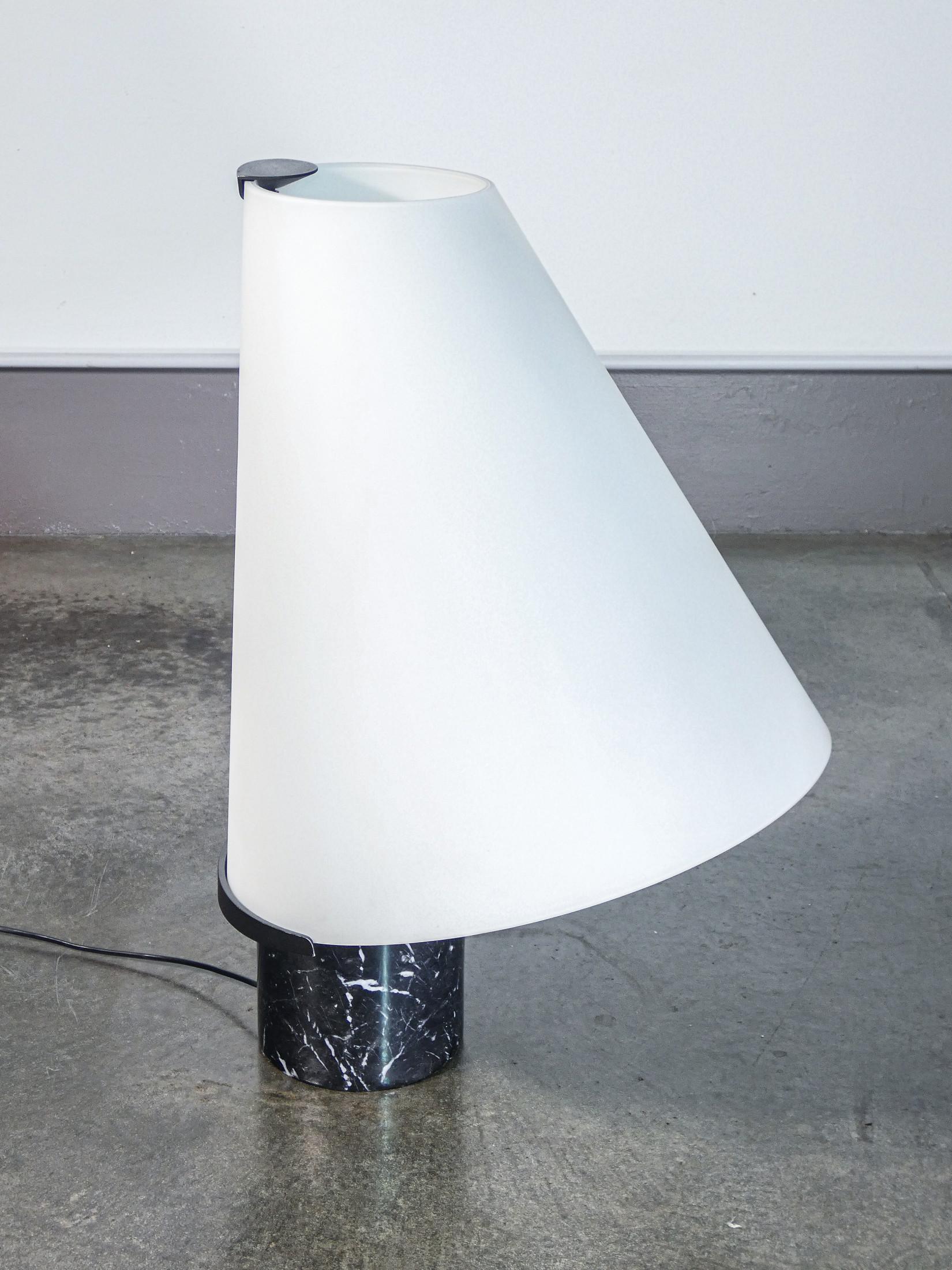 Lampe de table Micene, design Renato TOSO & Noti MASSARI pour LEUCOS. 1990s Bon état - En vente à Torino, IT