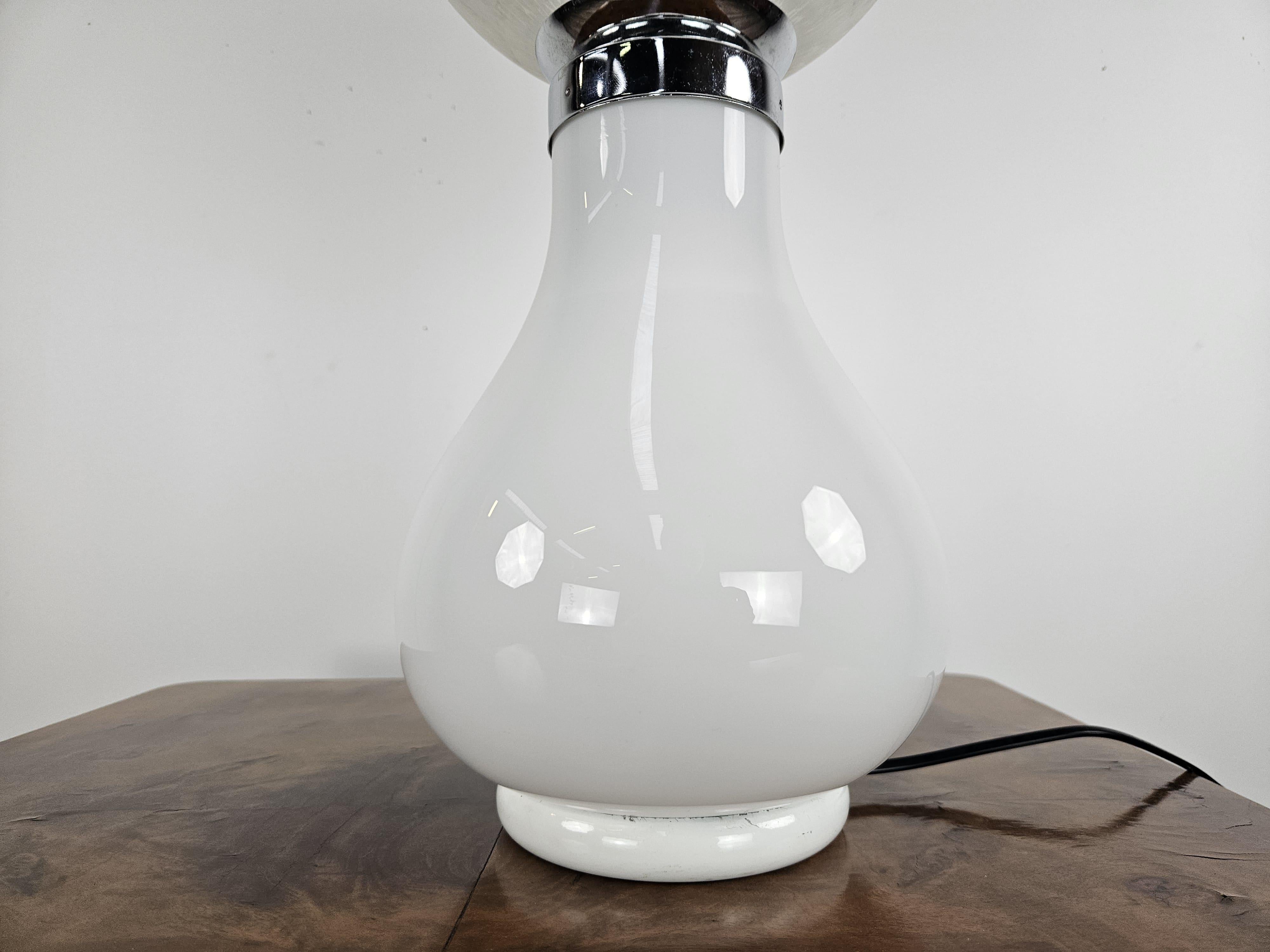 Lampe de table à deux lumières en verre de Murano du milieu du siècle, 1970 en vente 3