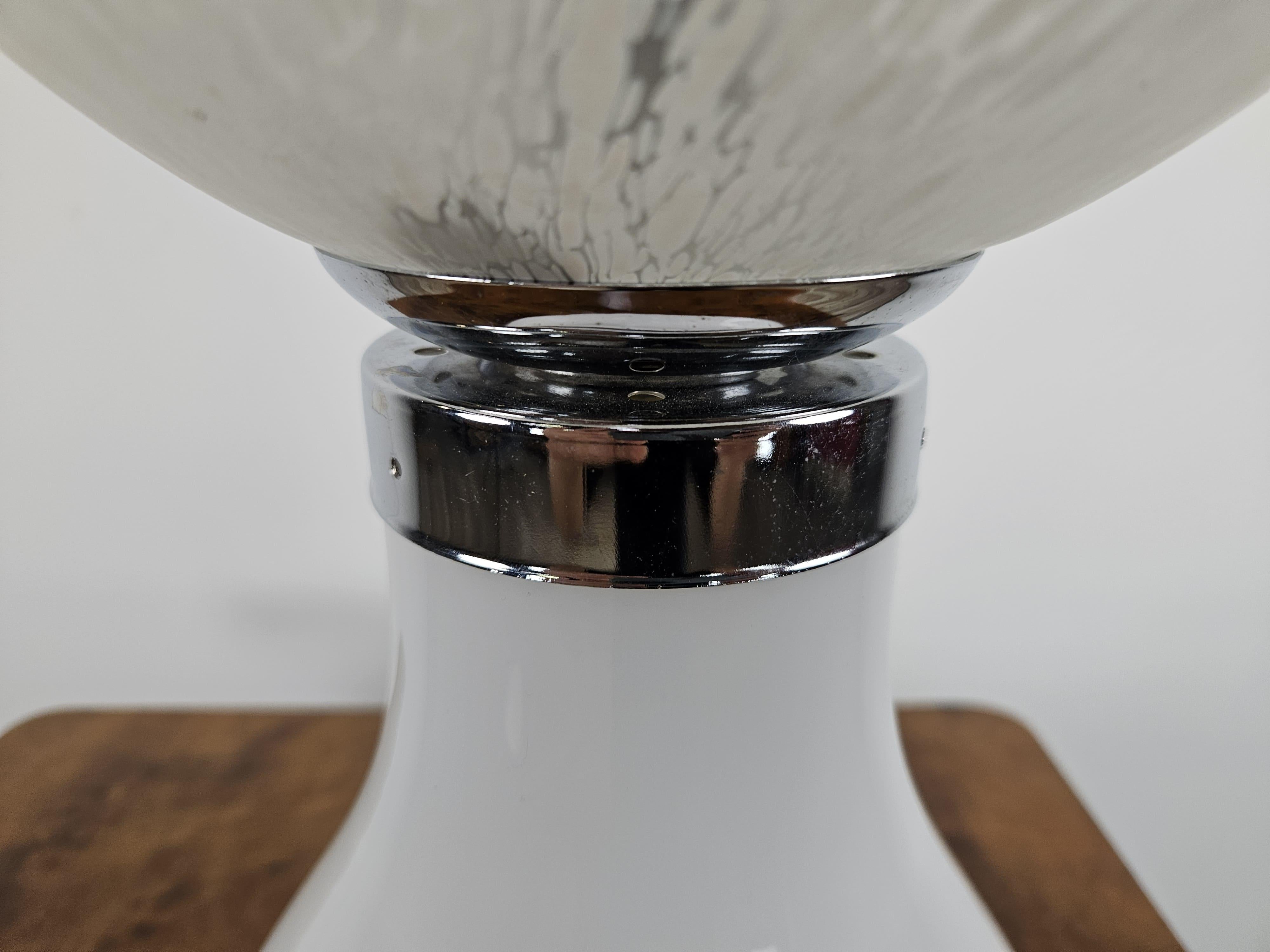 Lampe de table à deux lumières en verre de Murano du milieu du siècle, 1970 en vente 2