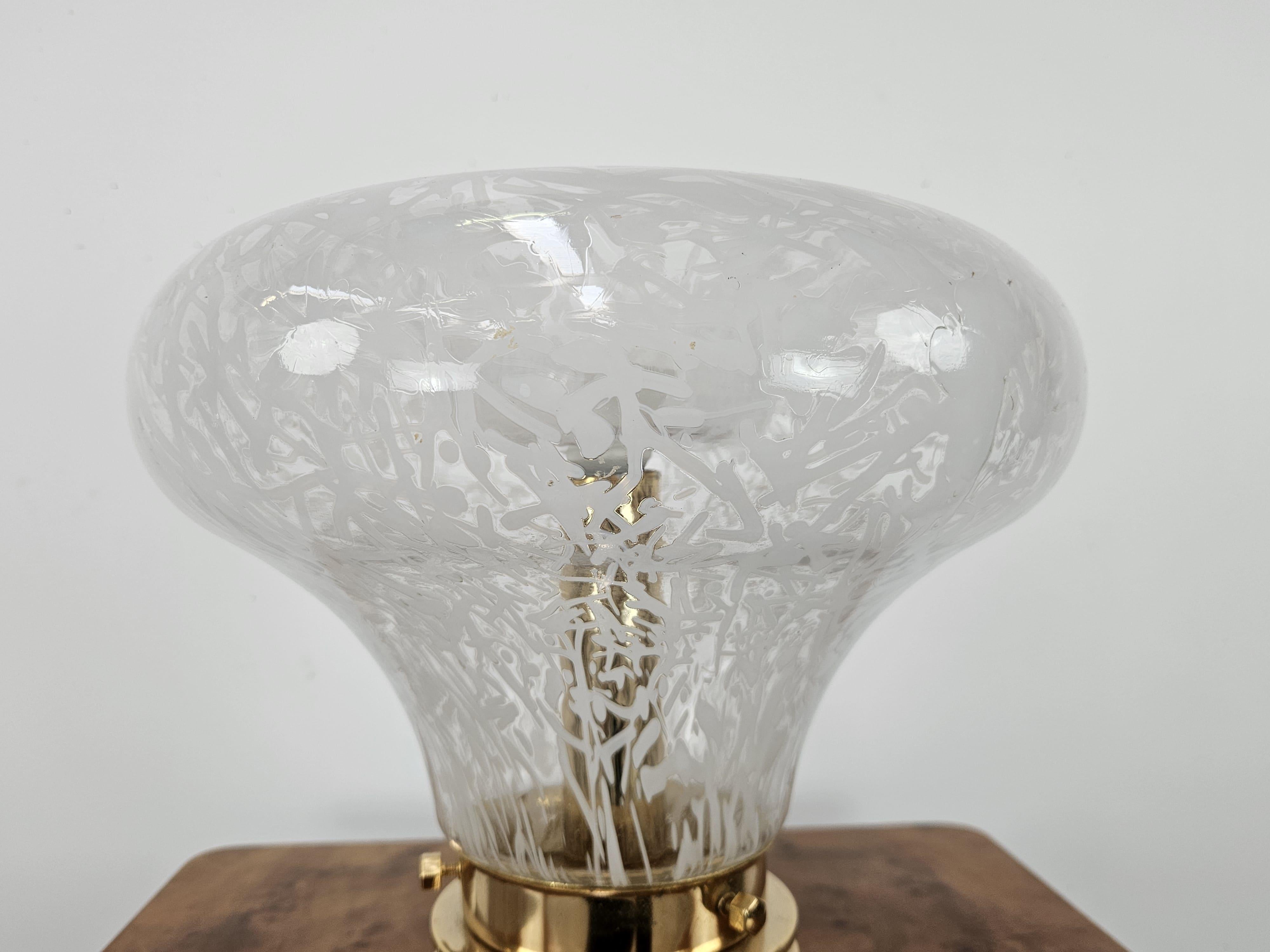 Mid-Century Modern Mid Century table lamp made of worked glass and gilded metal 20th century For Sale