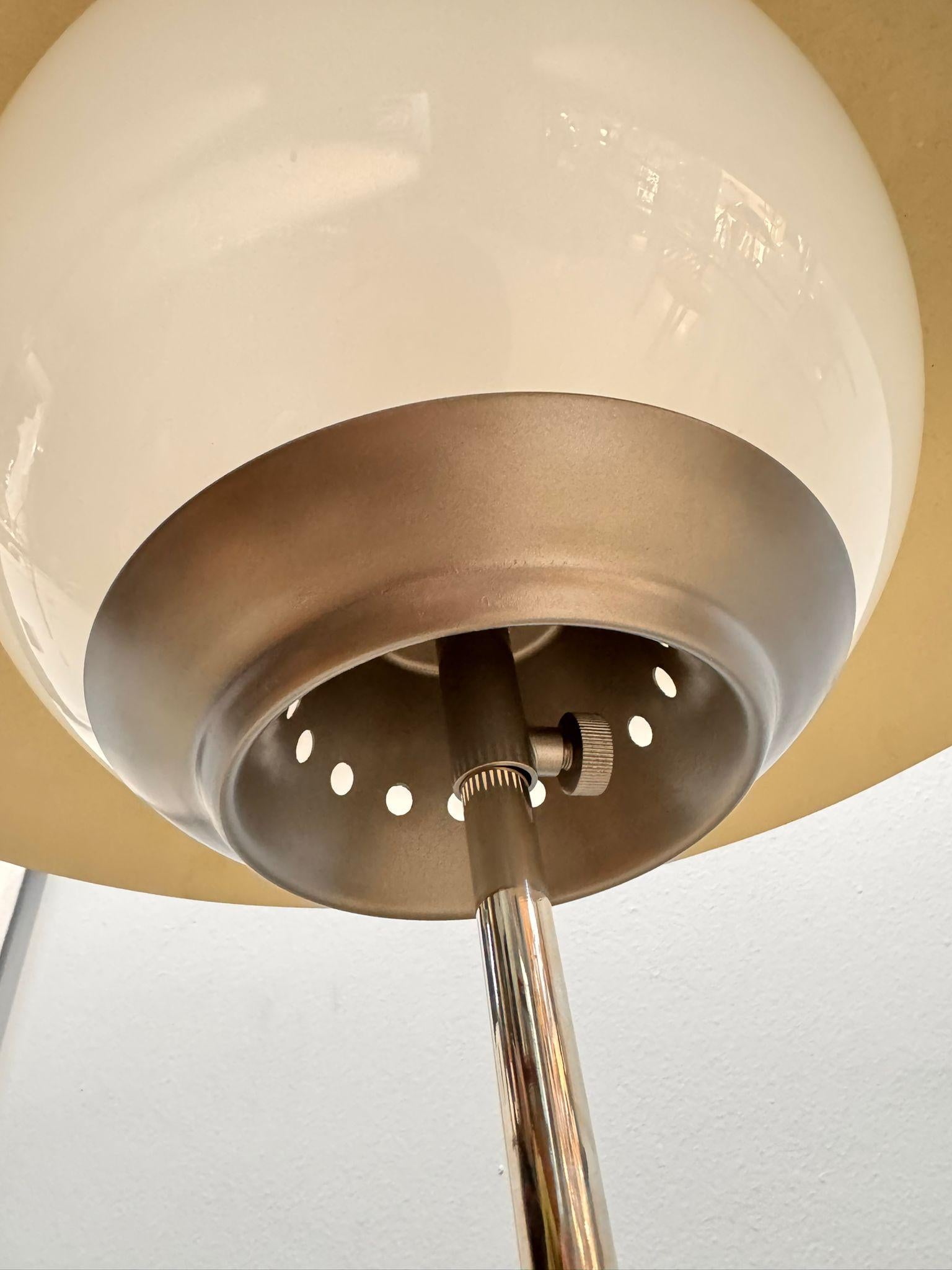 Lampada da tavolo 