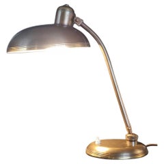 Lampada da tavolo ministeriale attribuita a Giovanni Michelucci per Lariolux