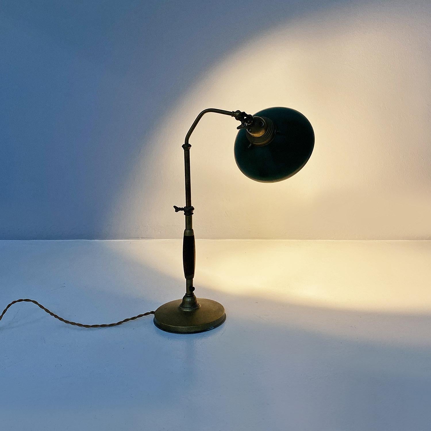 Italian antique gold and green metal ministerial table lamp, 1920s For Sale 10