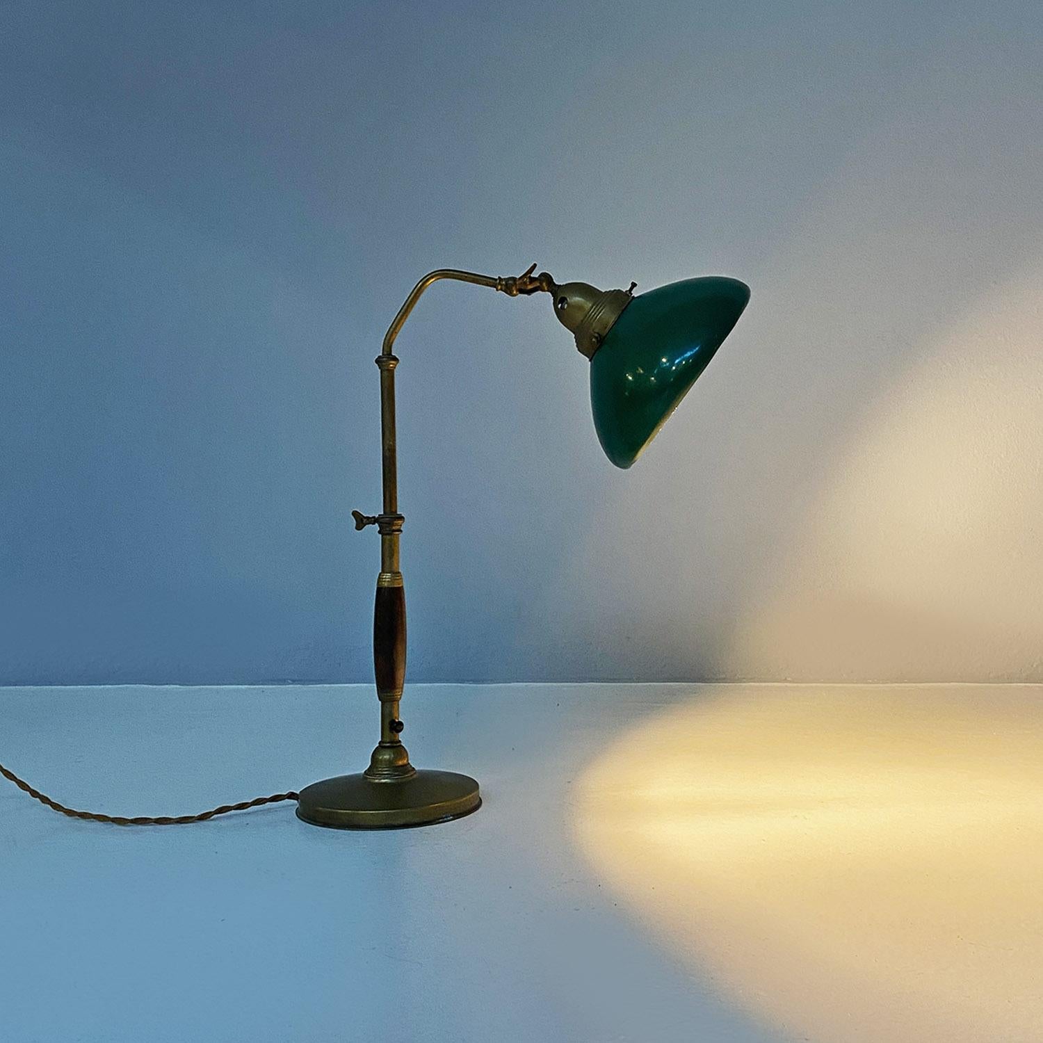 Ministerial table lamp, Italian, gilded metal and green, ca. 1920. For Sale 11