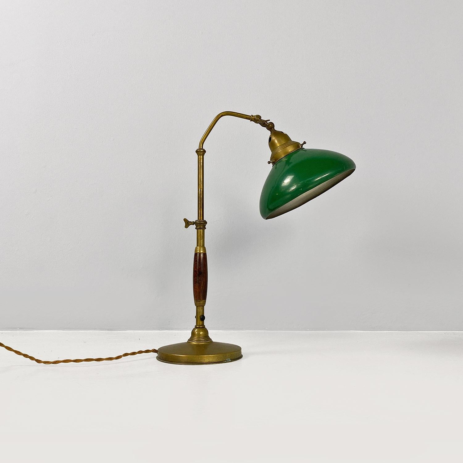 Other Ministerial table lamp, Italian, gilded metal and green, ca. 1920. For Sale
