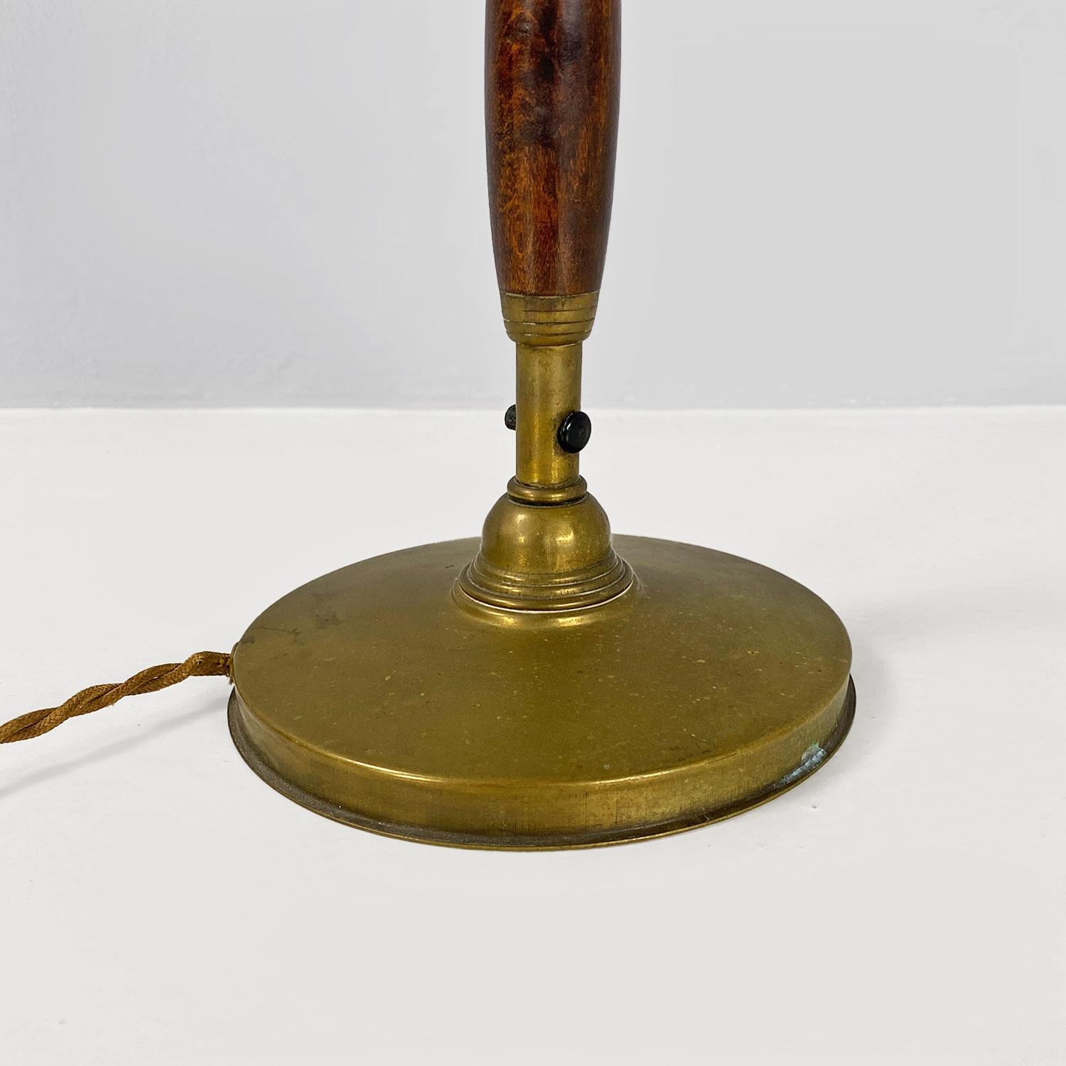 Ministerial table lamp, Italian, gilded metal and green, ca. 1920. For Sale 2