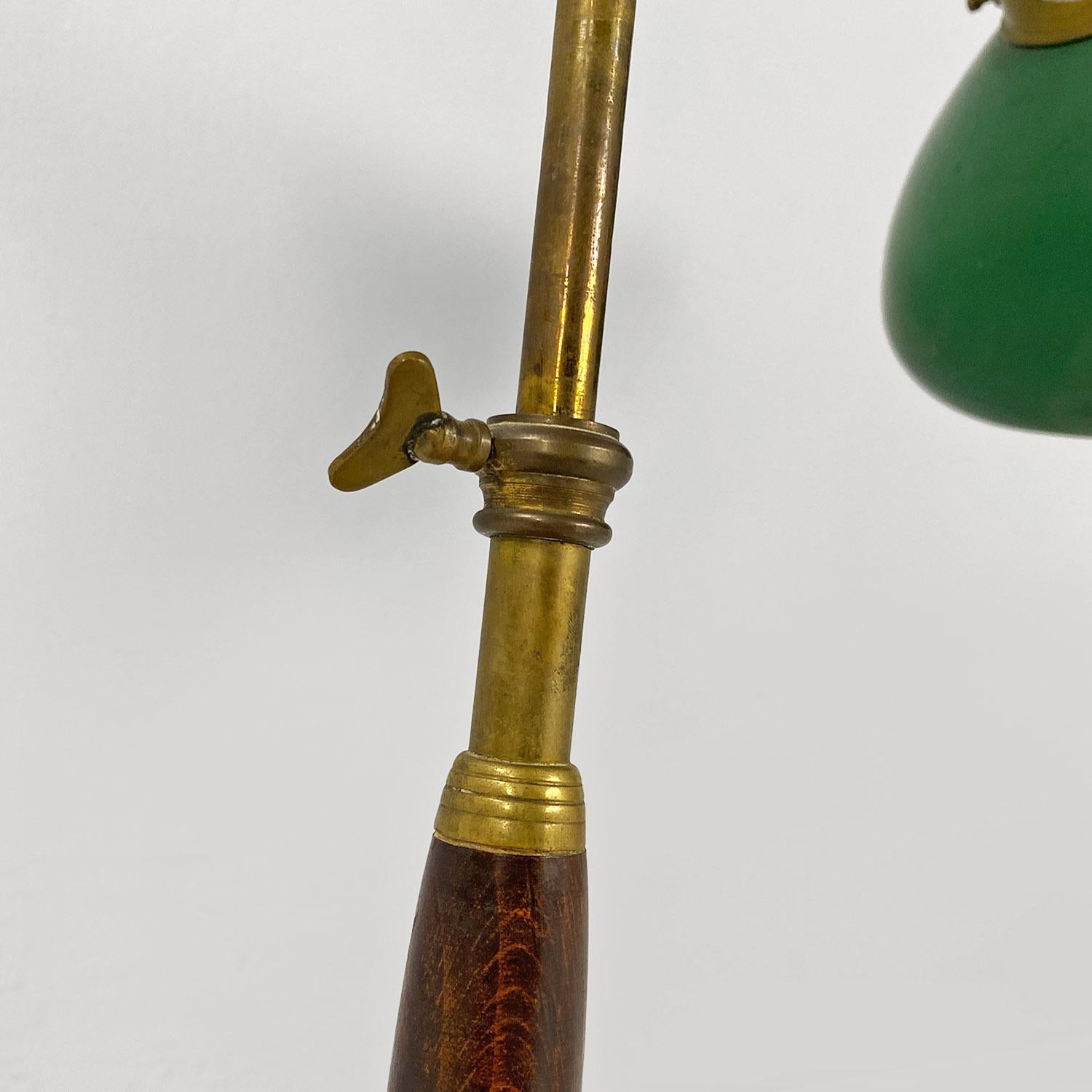 Ministerielle Tischlampe, Italien, vergoldetes Metall und grün, um 1920. im Angebot 3