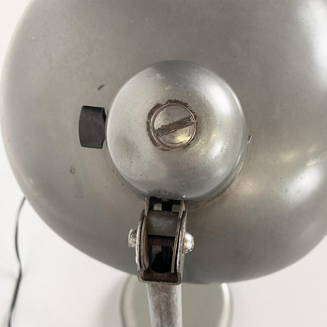1930 Lampe de table du ministère italien en acier chromé de style Bauhaus en vente 7