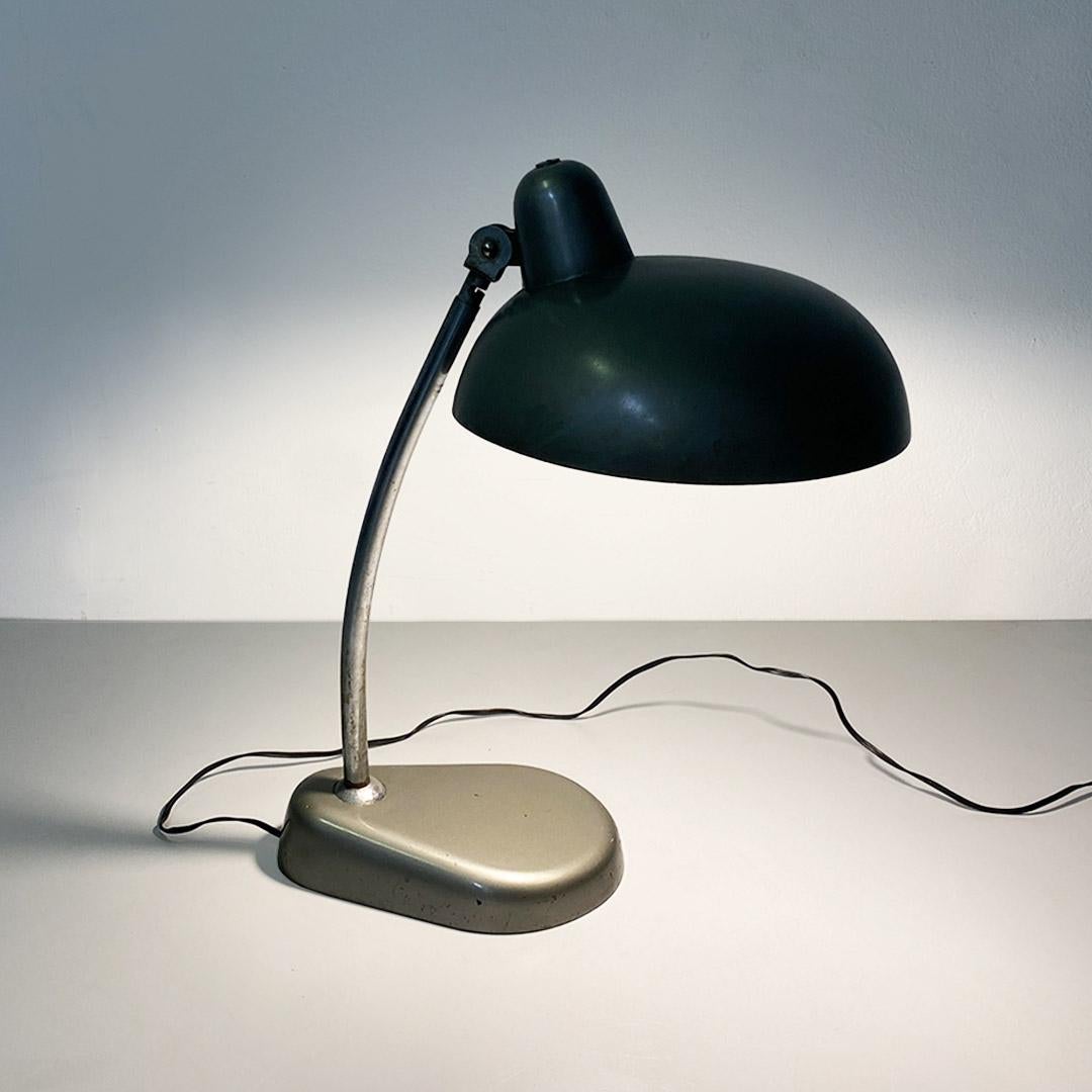 1930 Lampe de table du ministère italien en acier chromé de style Bauhaus en vente 10