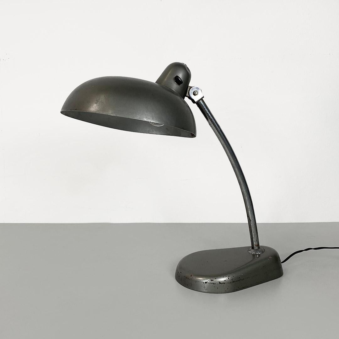 Ministry table lamp metal chrome steel Italian Bauhaus style 1930s In Good Condition For Sale In MIlano, IT