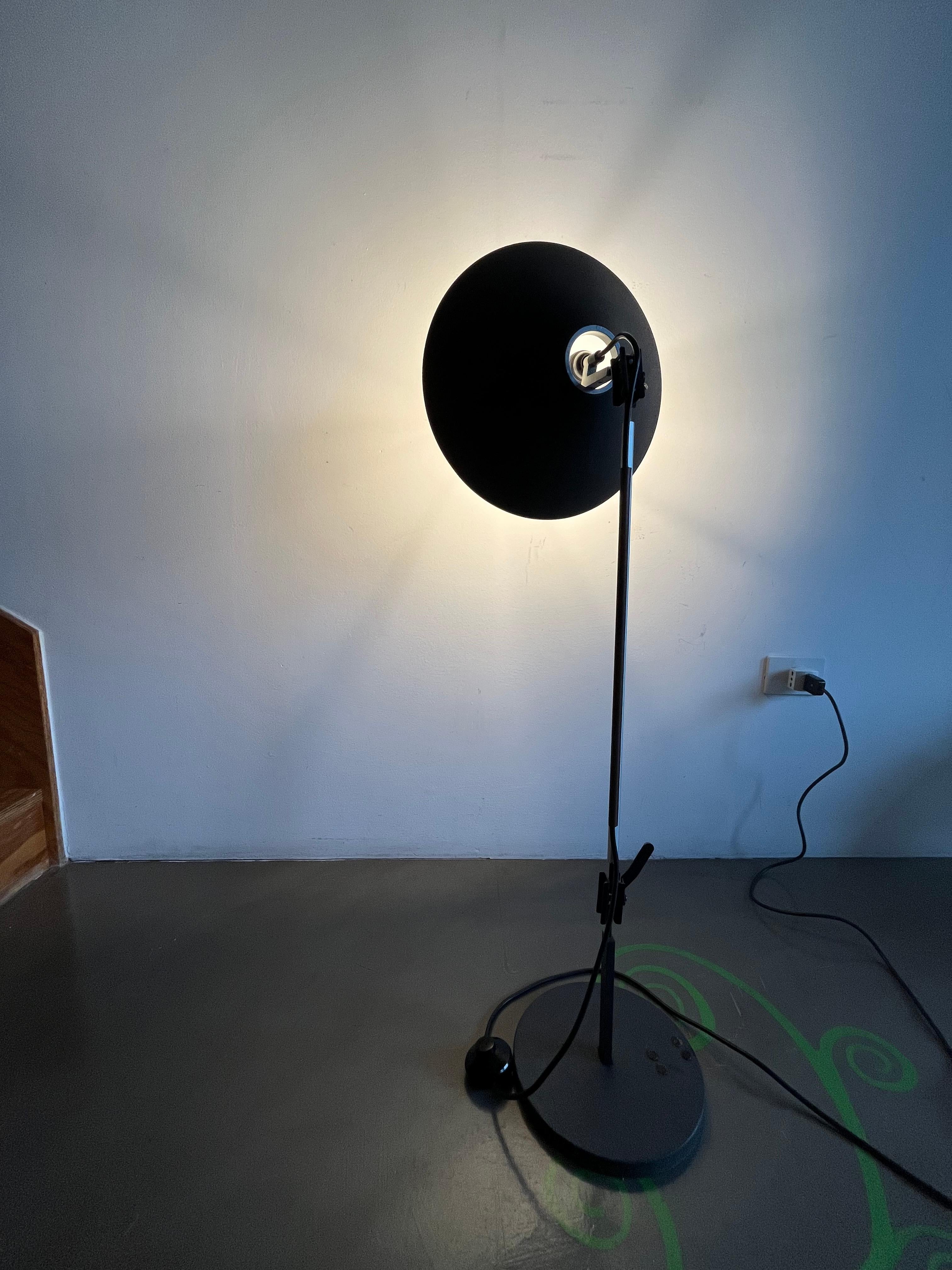 Table lamp mod. Aggregato dis. by Enzo Mari for G. Fassina for Artemide For Sale 1