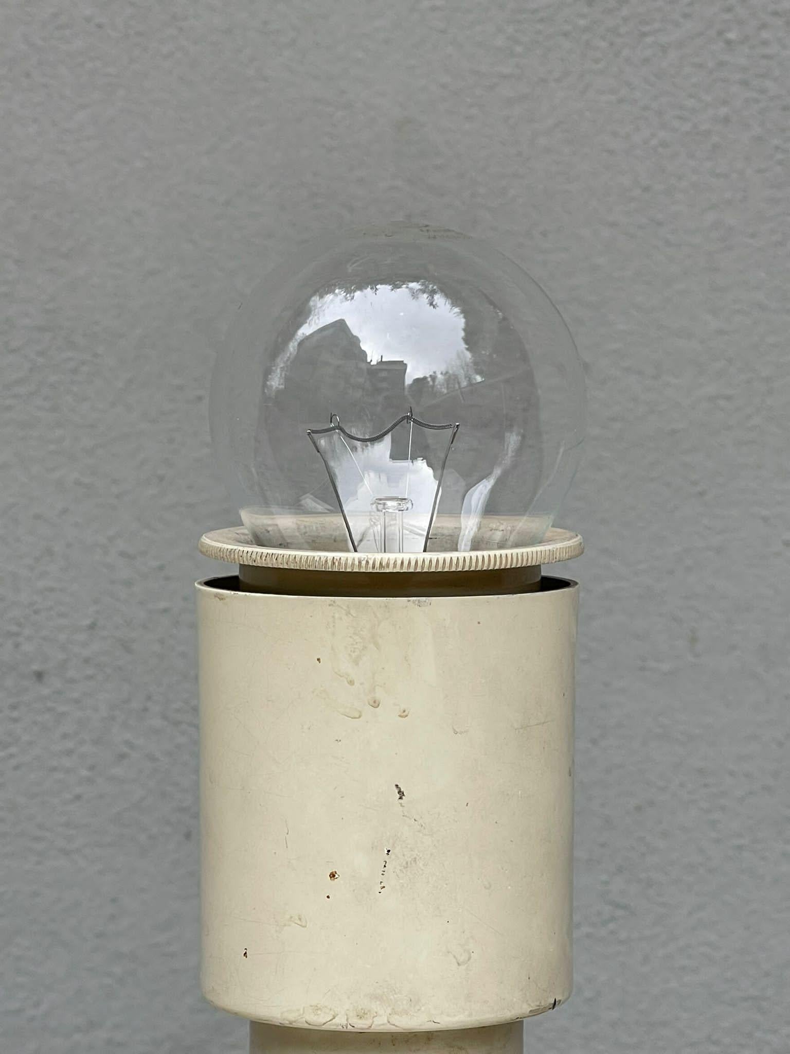 Lampada da tavolo modello 600 di Gino Sarfatti per Arteluce For Sale 1