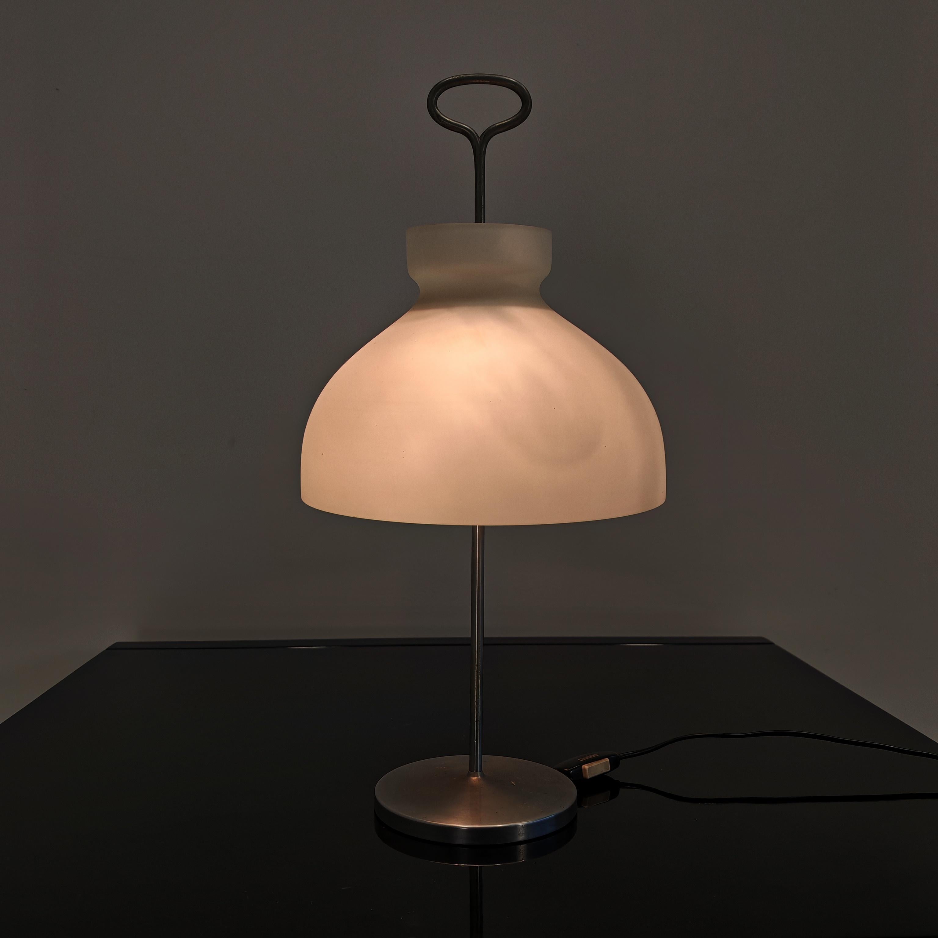 Lampada da tavolo modello Arenzano Ignazio Gardella per Azucena anni 60 in vendita 8