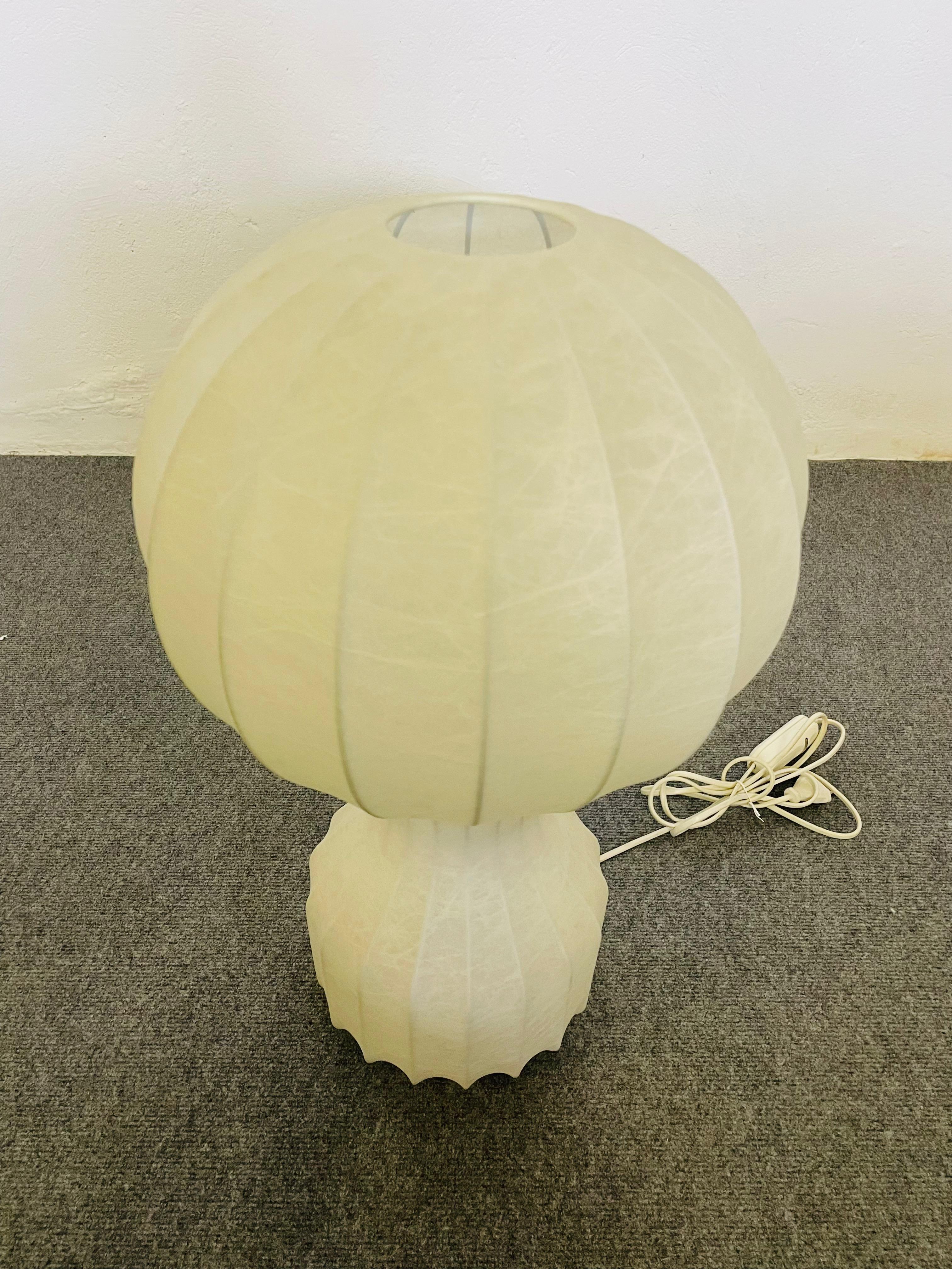 Lampada da tavolo modello gatto, produzione Flos, designer Castiglioni Contemporáneo en venta